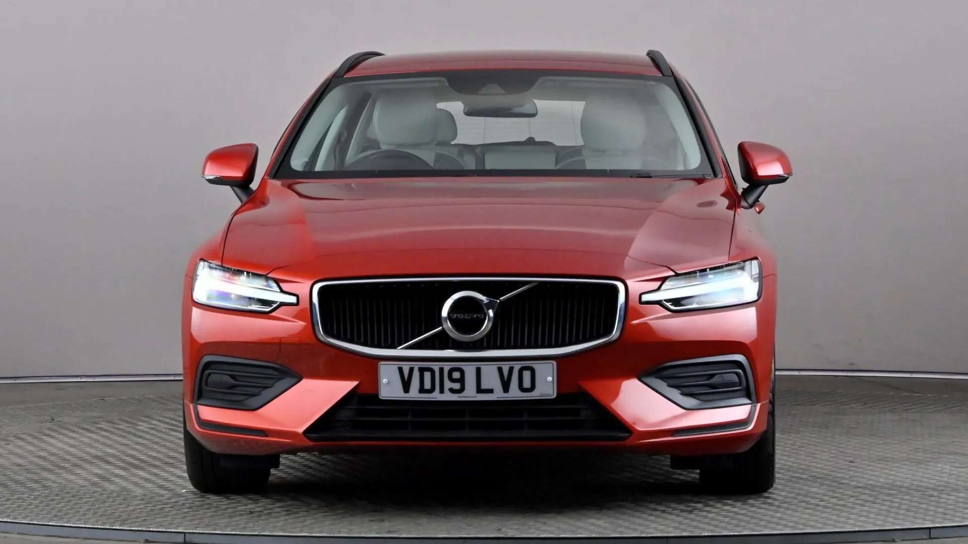 A 2019 VOLVO V60 2.0 D3 Momentum Auto A 2019 VOLVO V60 2.0 D3 Momentum Auto