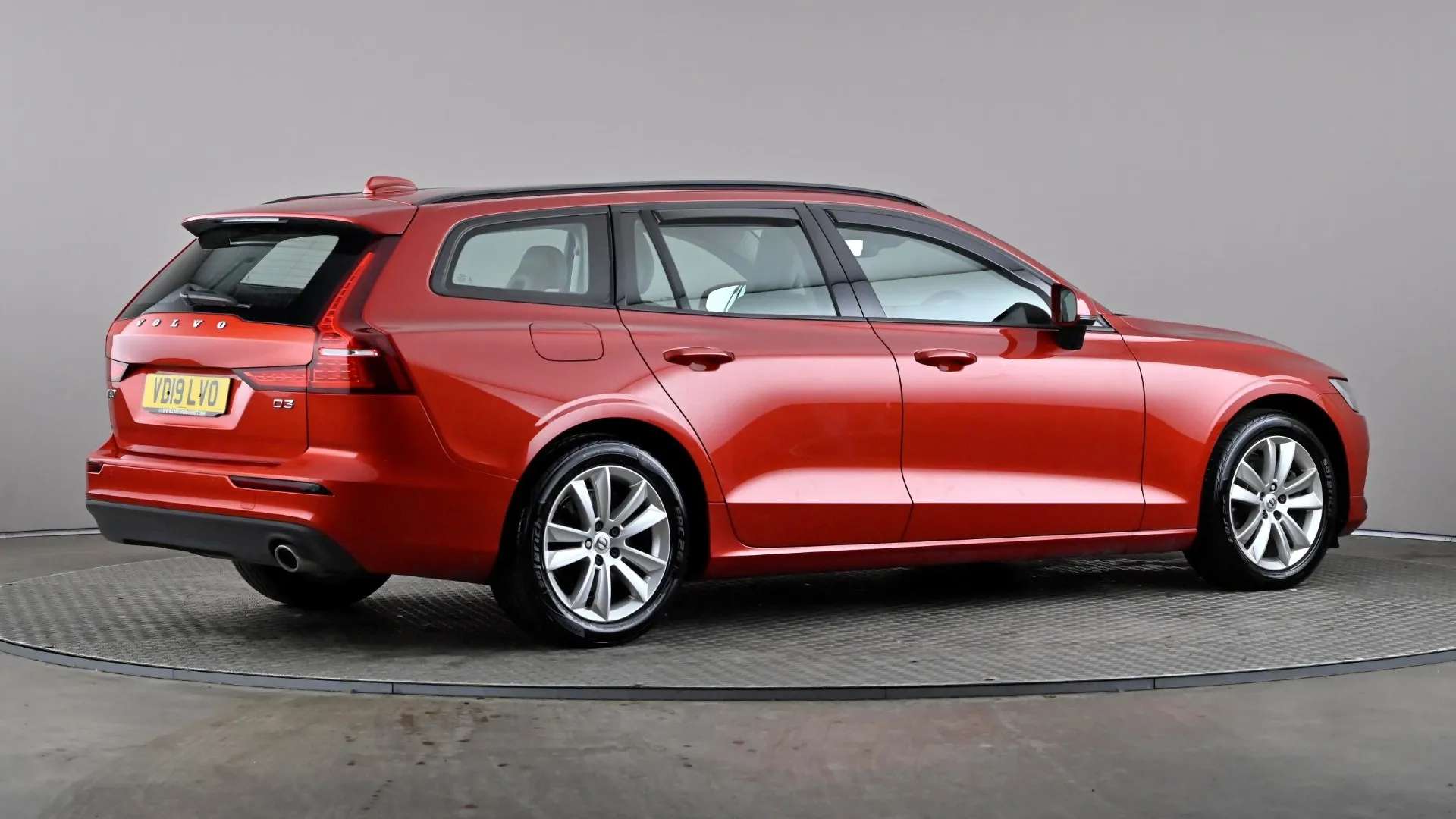 2019 VOLVO V60 2019 VOLVO V60
