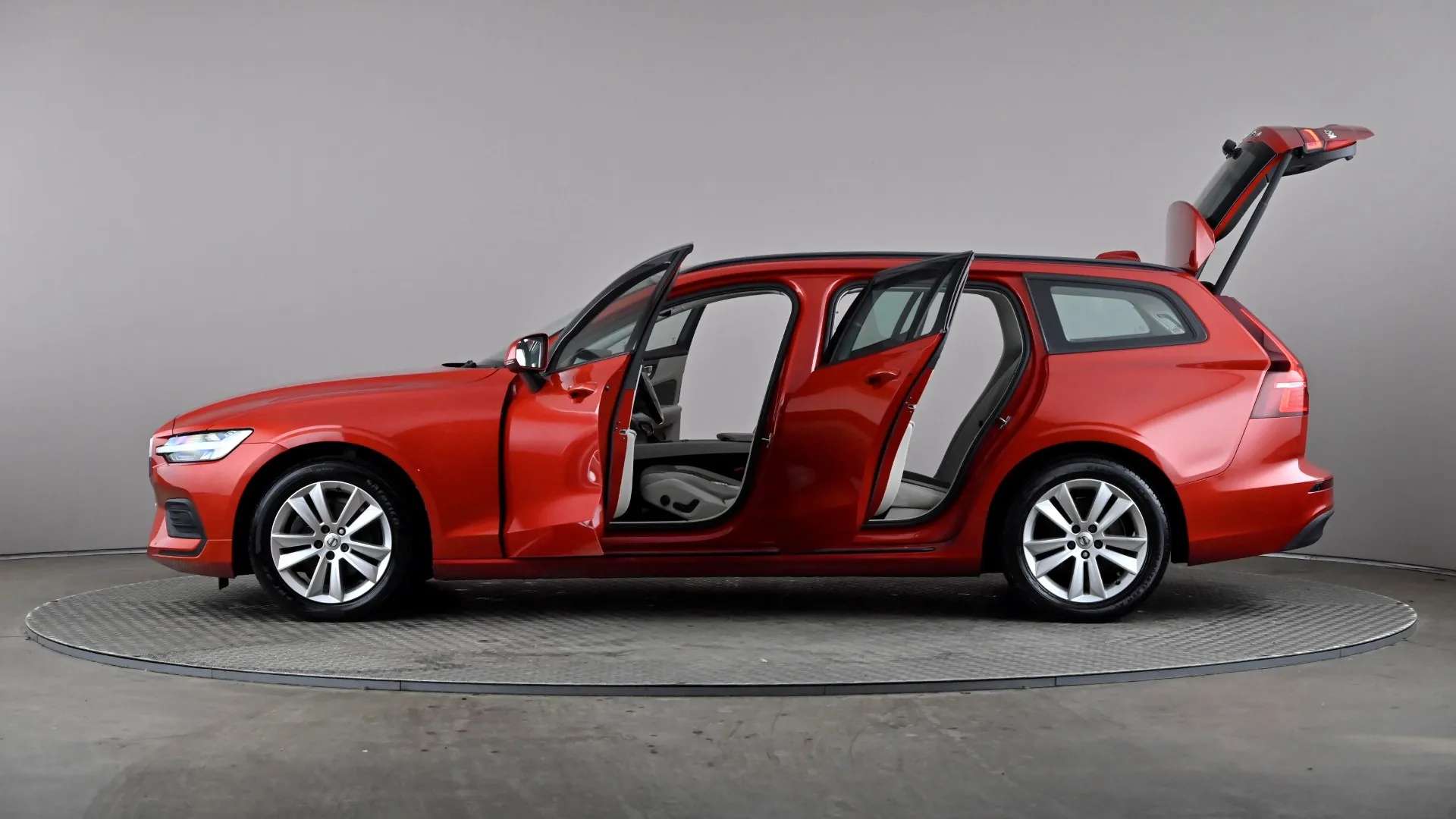 2019 VOLVO V60 2019 VOLVO V60