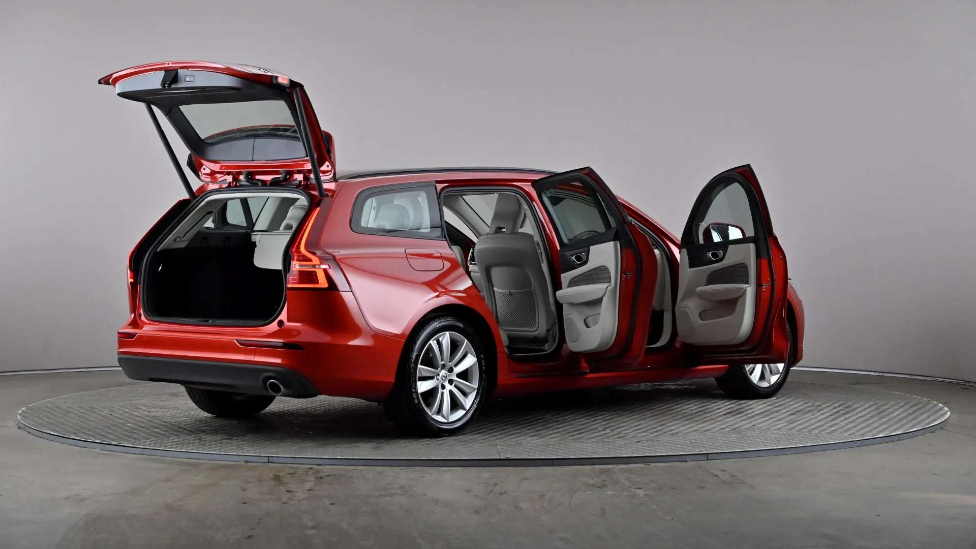 2019 VOLVO V60 2019 VOLVO V60