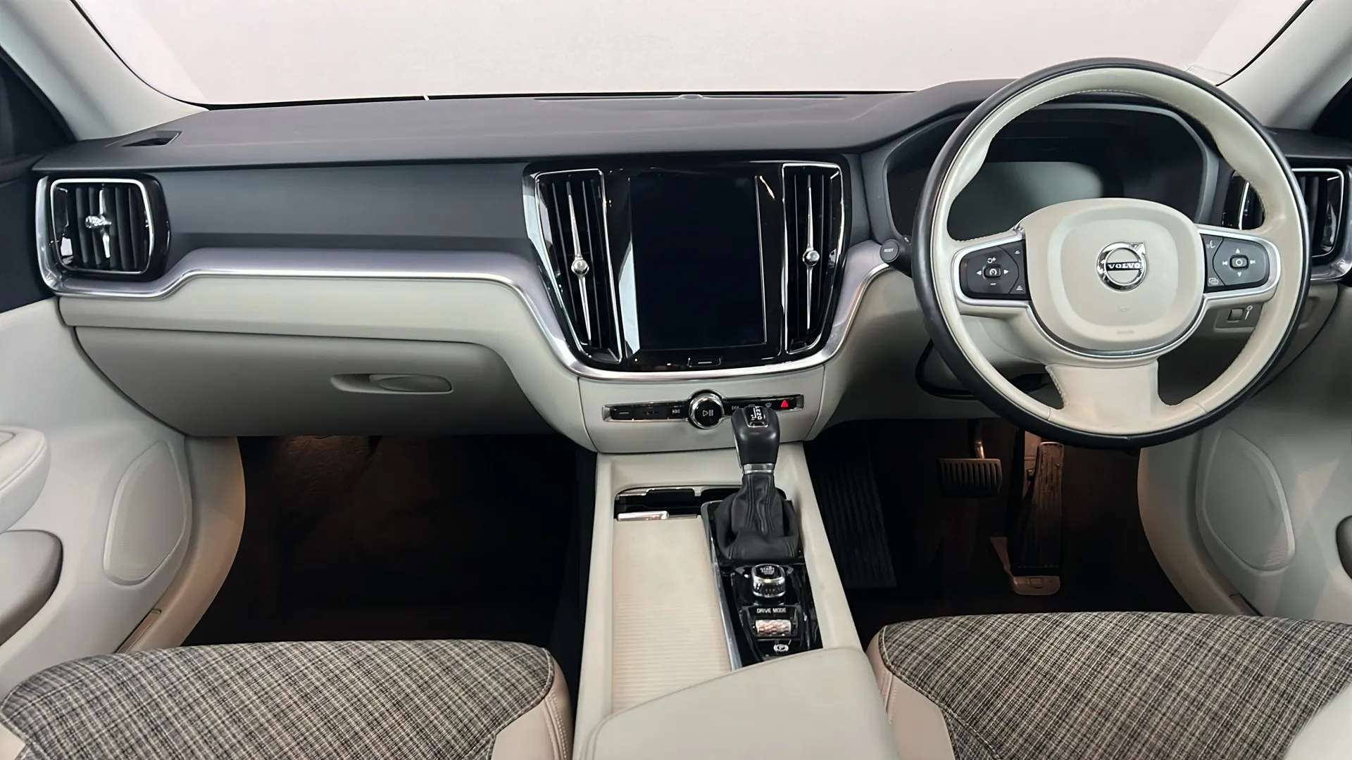 2019 VOLVO V60 2019 VOLVO V60