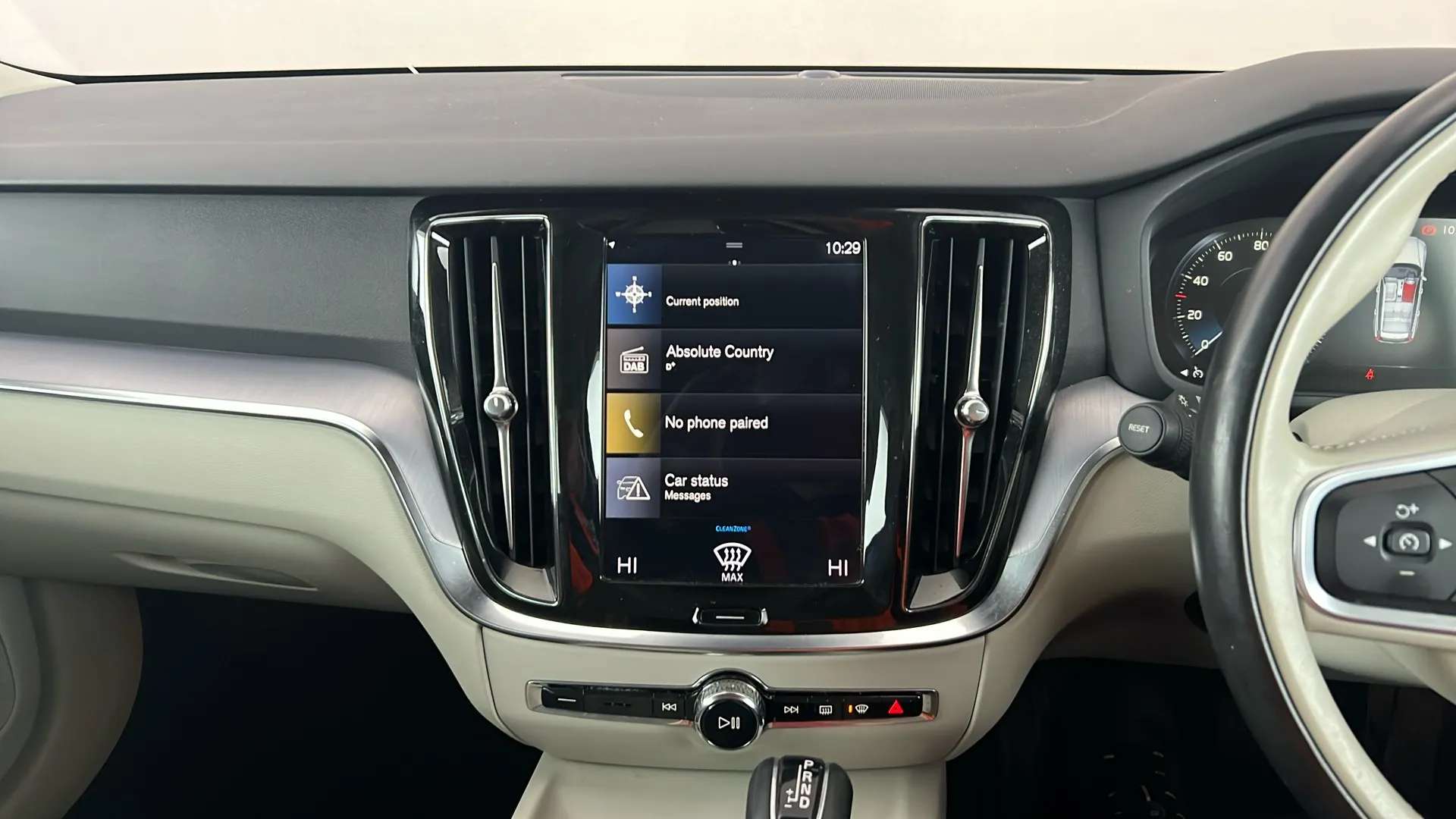 2019 VOLVO V60 2019 VOLVO V60