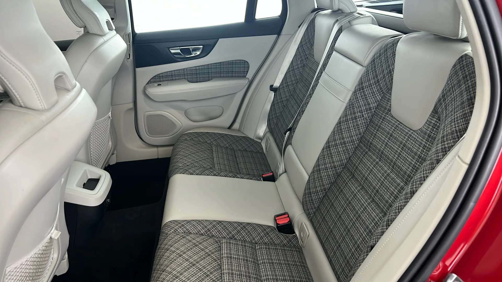 2019 VOLVO V60 2019 VOLVO V60