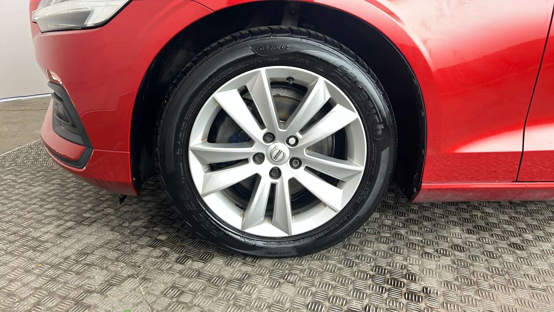 2019 VOLVO V60 2019 VOLVO V60