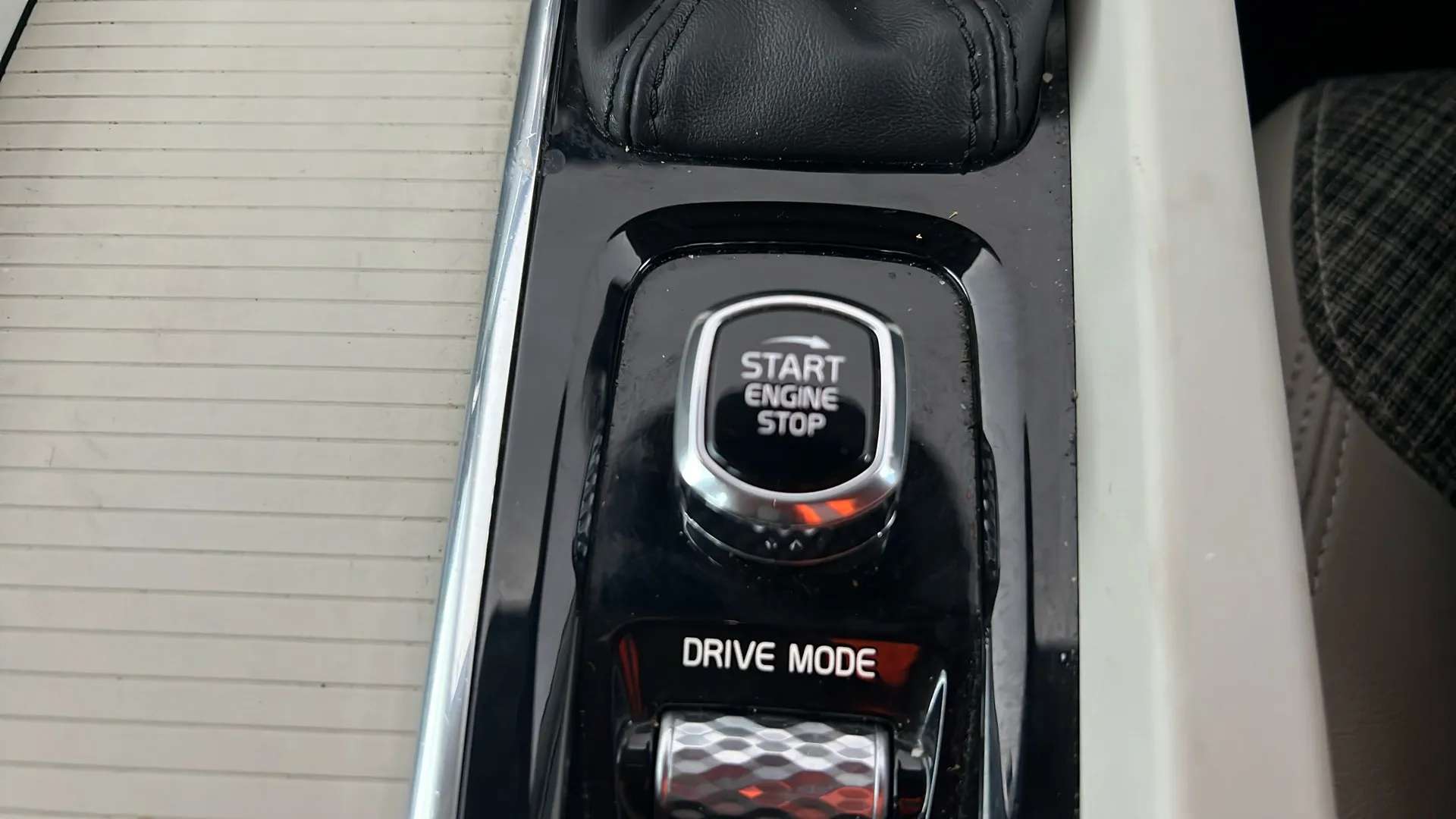 2019 VOLVO V60 2019 VOLVO V60