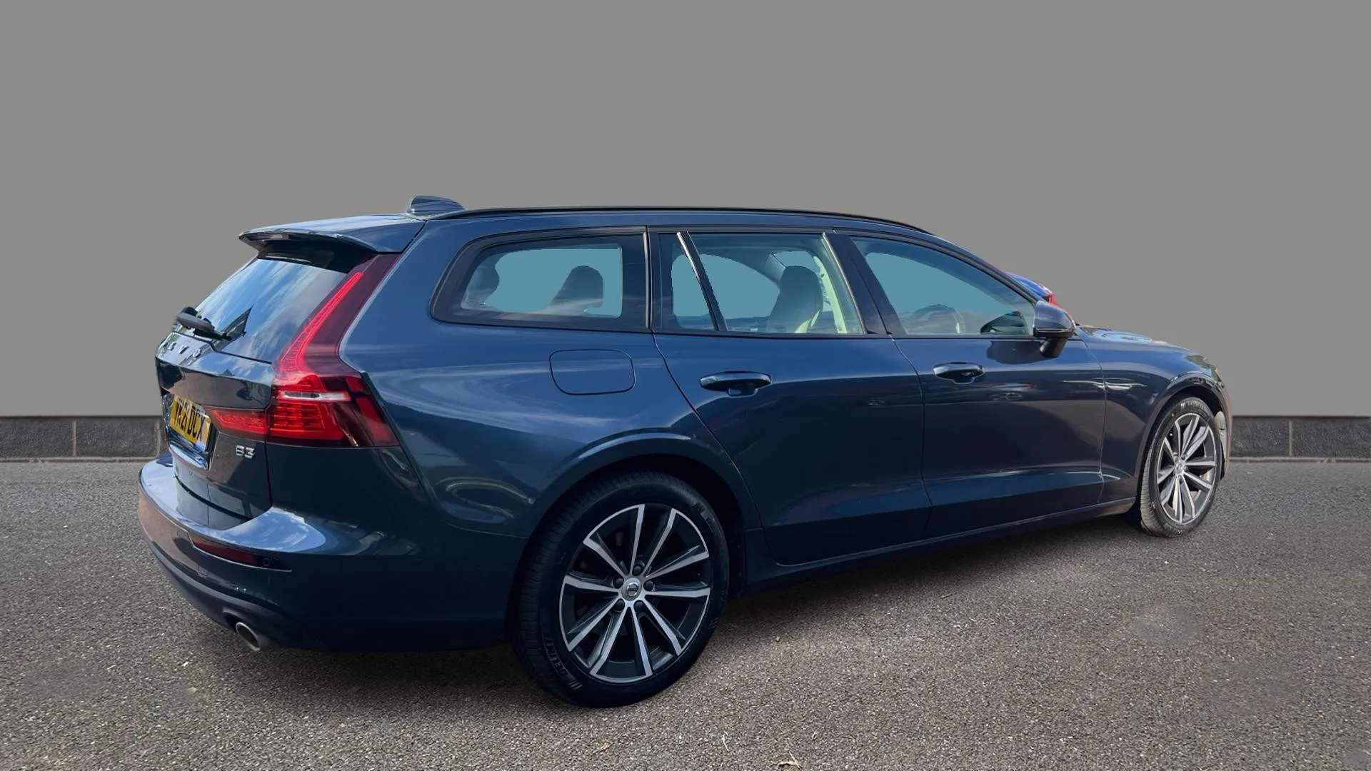 2021 VOLVO V60 2021 VOLVO V60