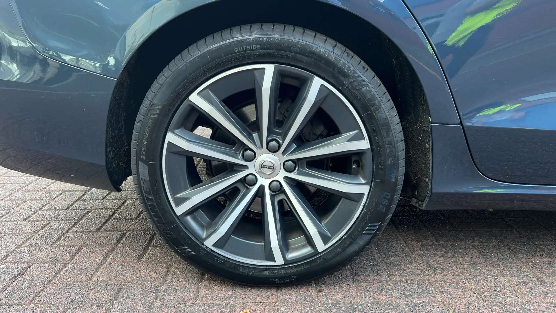 2021 VOLVO V60 2021 VOLVO V60