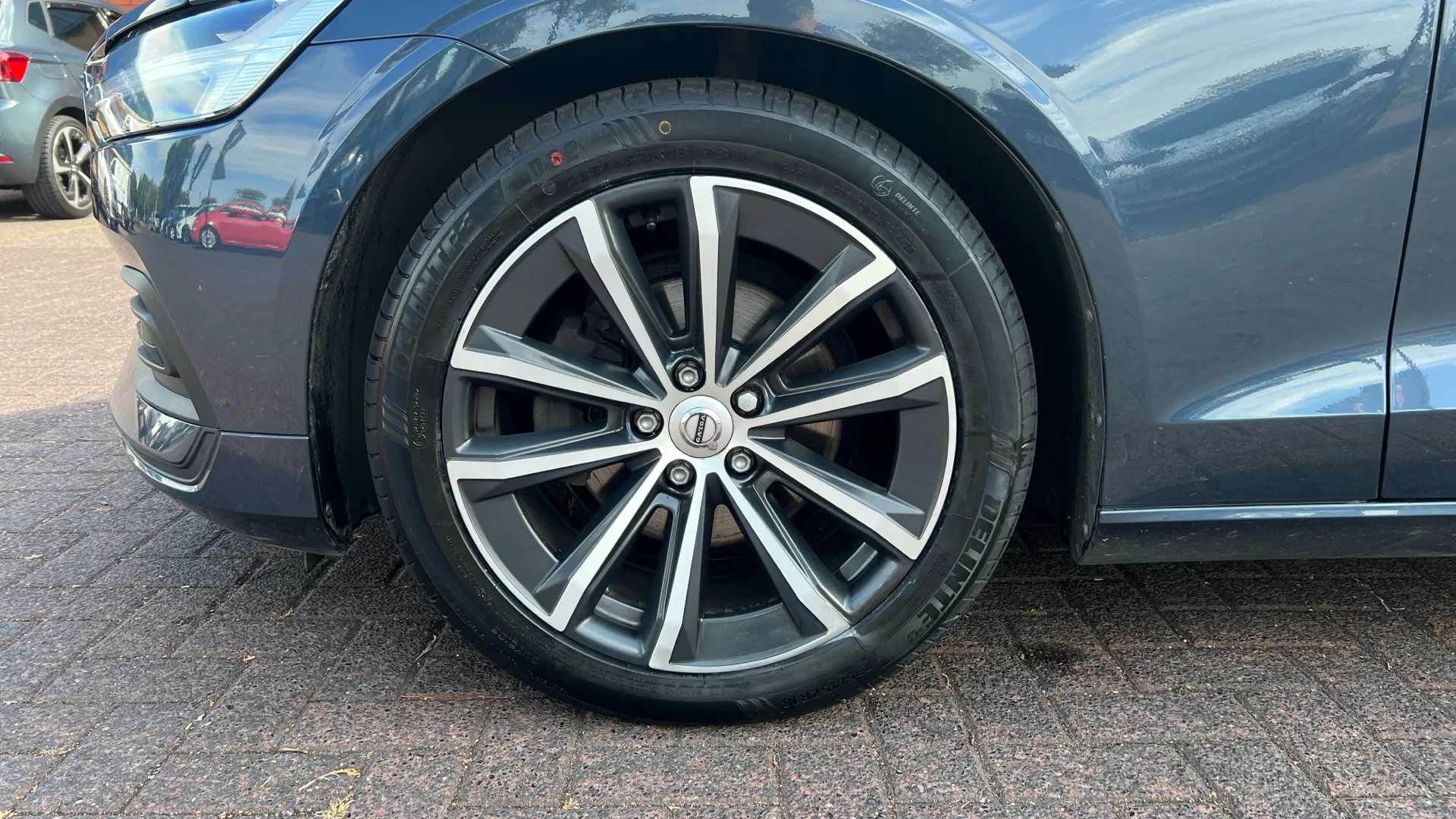 2021 VOLVO V60 2021 VOLVO V60