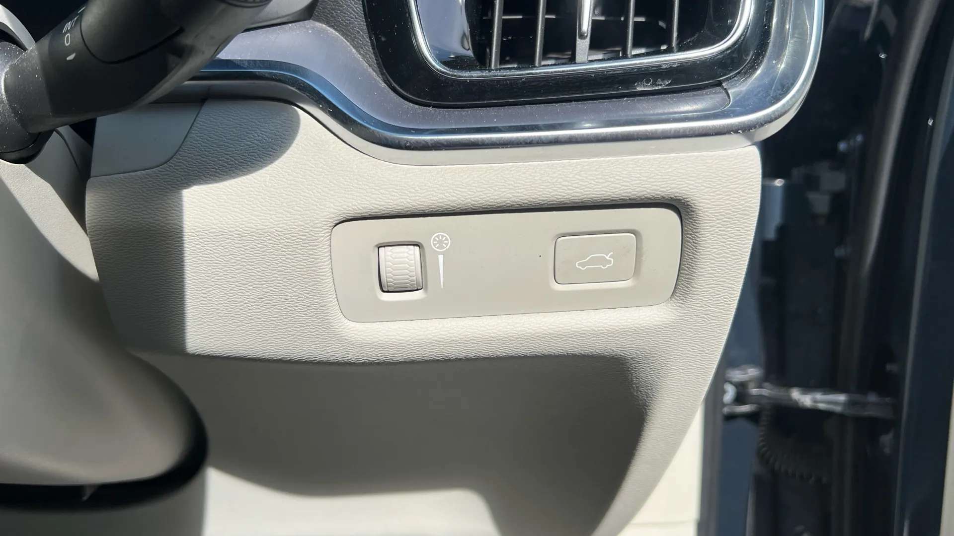 2021 VOLVO V60 2021 VOLVO V60