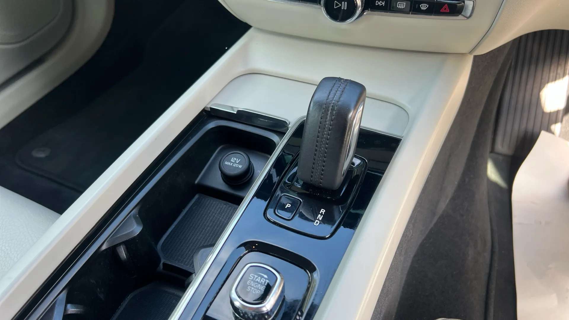 2021 VOLVO V60 2021 VOLVO V60
