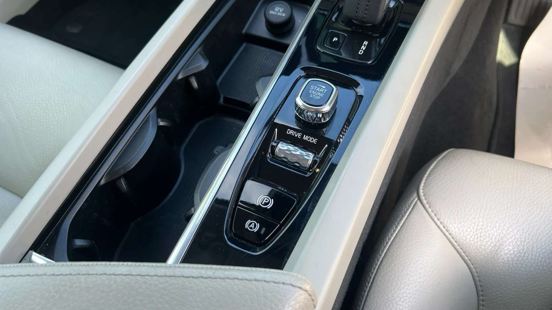 2021 VOLVO V60 2021 VOLVO V60