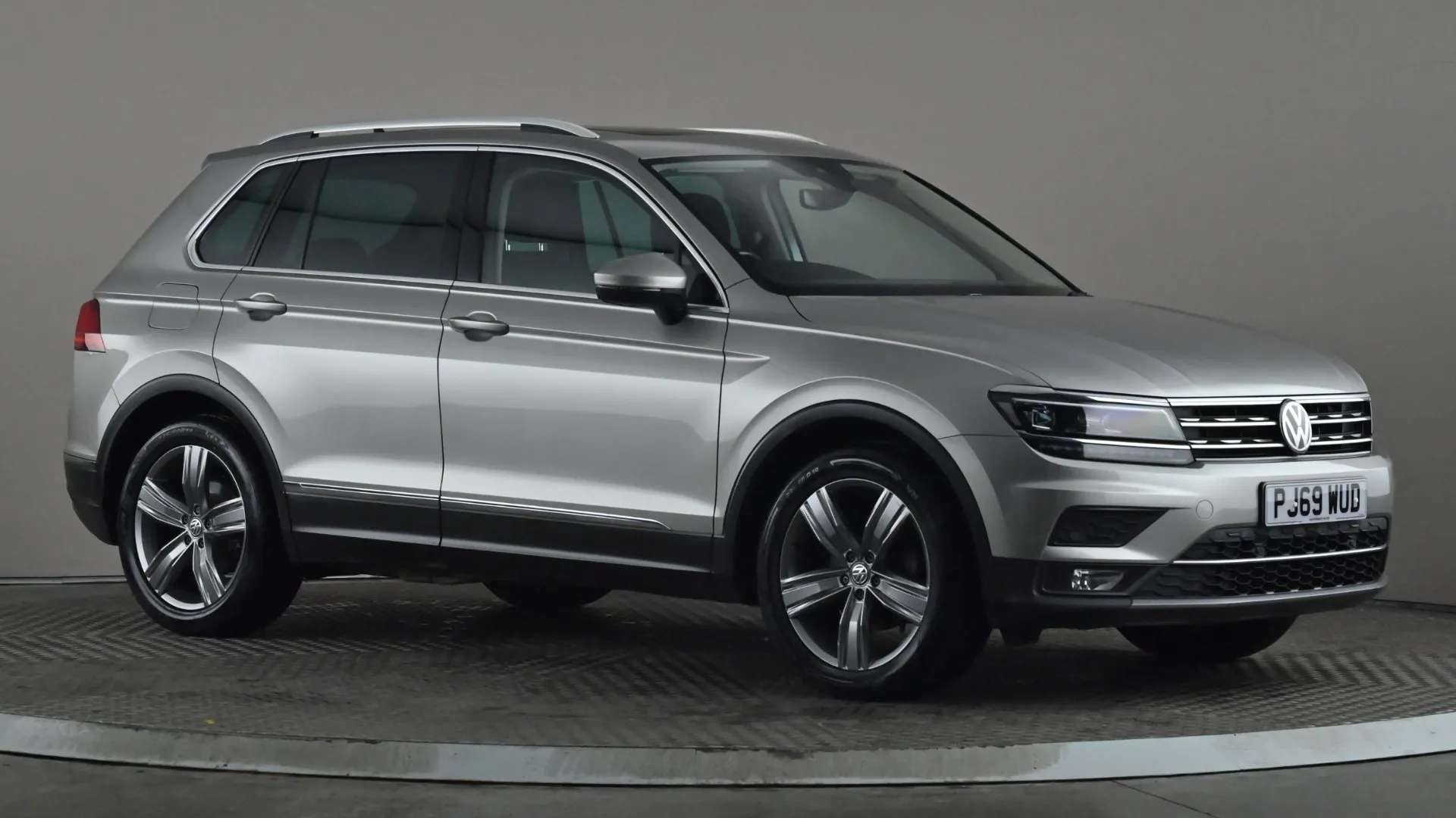 A 2019 VOLKSWAGEN TIGUAN 2.0 BiTDi 240 4Motion SEL DSG A 2019 VOLKSWAGEN TIGUAN 2.0 BiTDi 240 4Motion SEL DSG