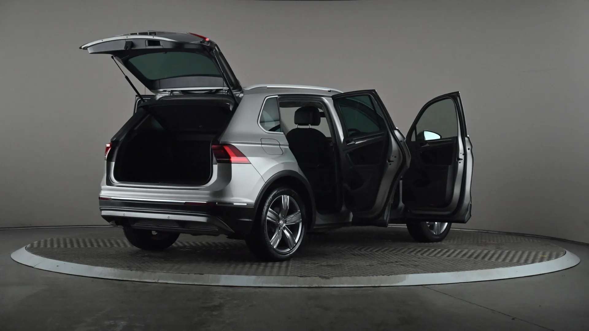 2019 VOLKSWAGEN TIGUAN 2019 VOLKSWAGEN TIGUAN