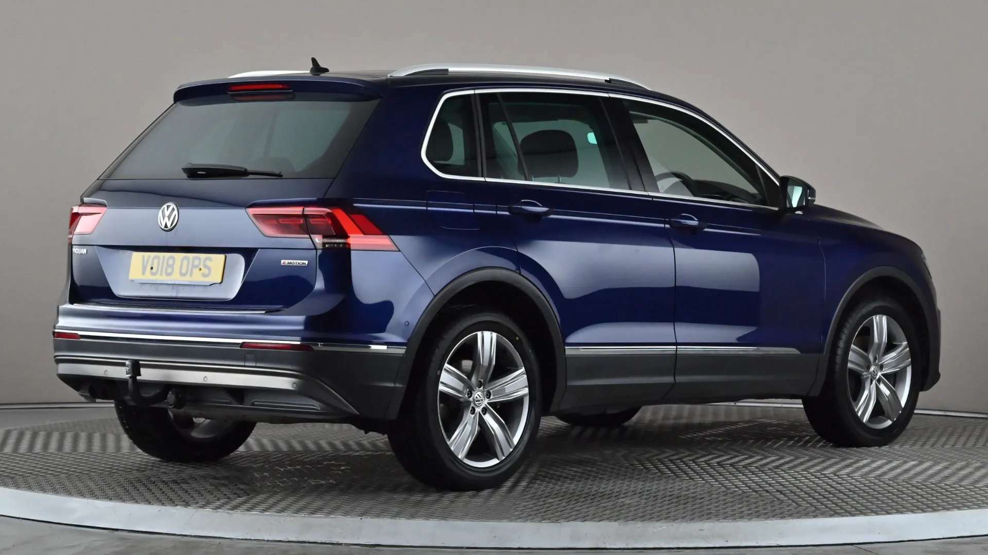 2018 VOLKSWAGEN TIGUAN 2018 VOLKSWAGEN TIGUAN