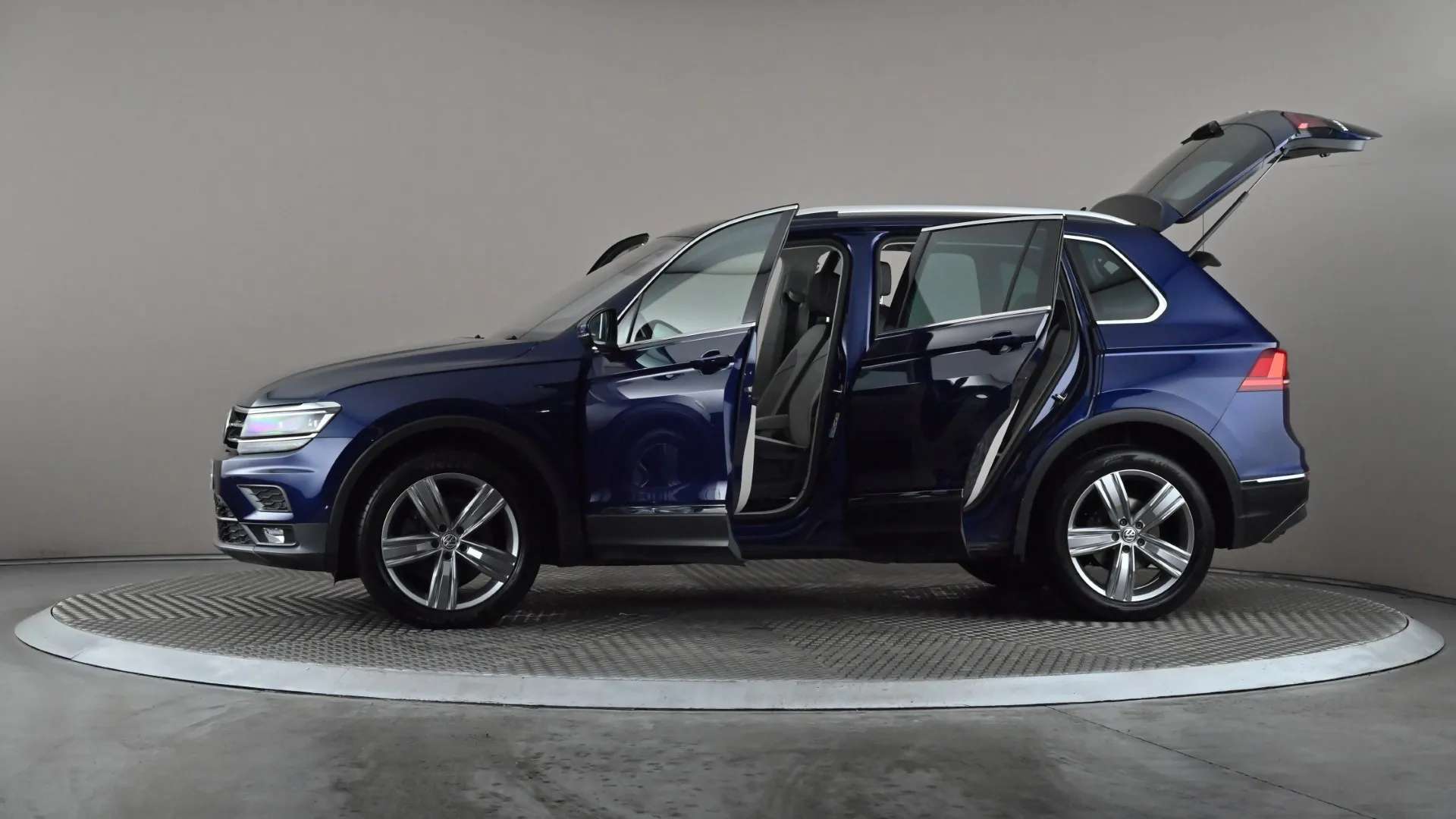 2018 VOLKSWAGEN TIGUAN 2018 VOLKSWAGEN TIGUAN