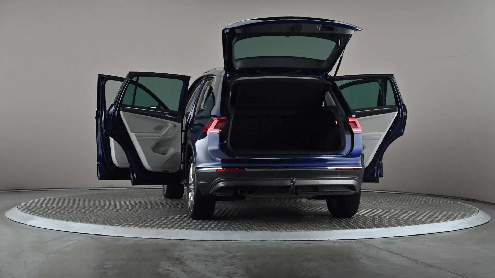 2018 VOLKSWAGEN TIGUAN 2018 VOLKSWAGEN TIGUAN