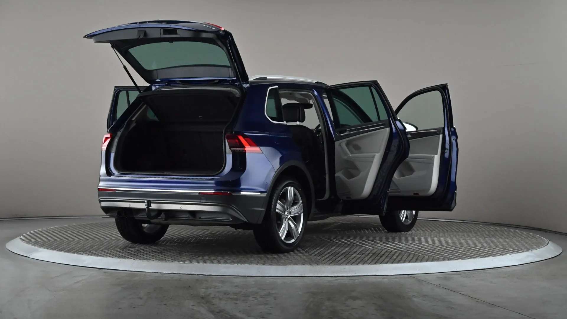 2018 VOLKSWAGEN TIGUAN 2018 VOLKSWAGEN TIGUAN