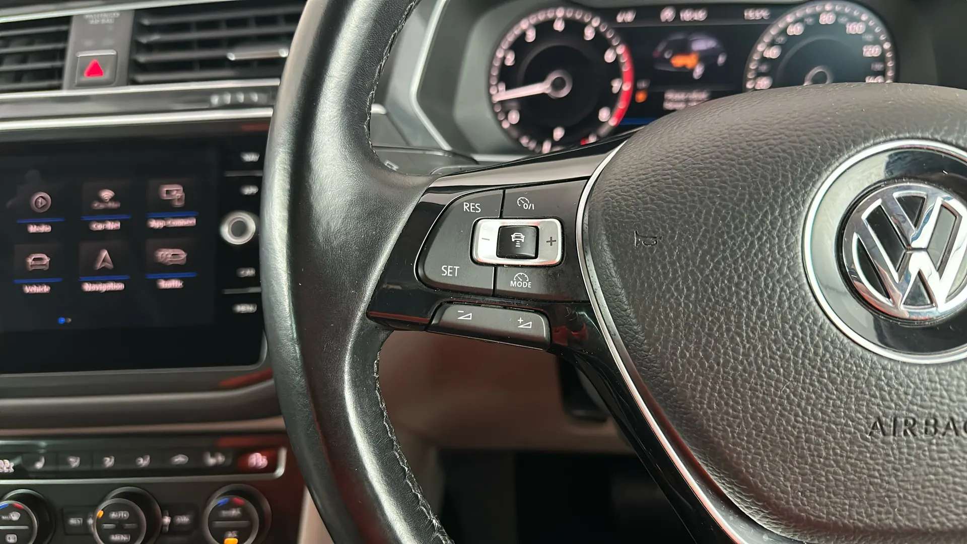2018 VOLKSWAGEN TIGUAN 2018 VOLKSWAGEN TIGUAN