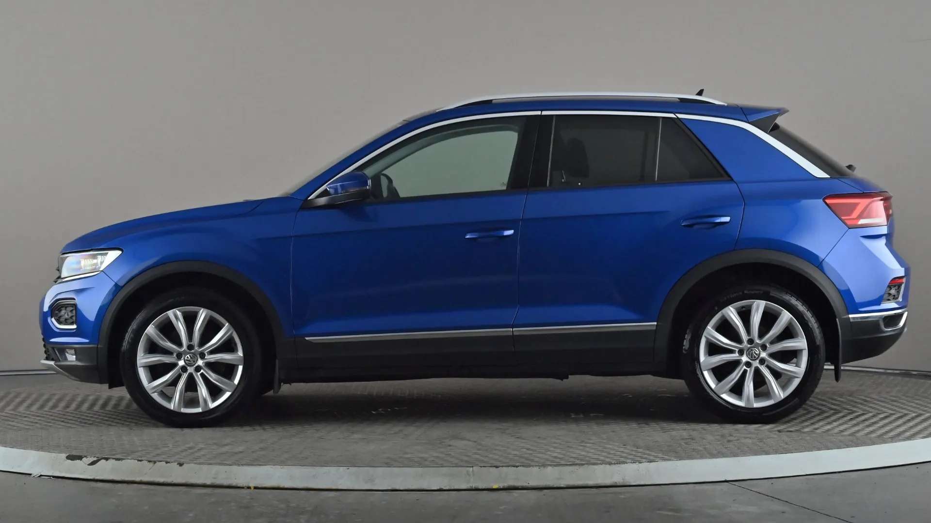 A 2018 VOLKSWAGEN T-ROC 2.0 TSI 4MOTION SEL DSG A 2018 VOLKSWAGEN T-ROC 2.0 TSI 4MOTION SEL DSG