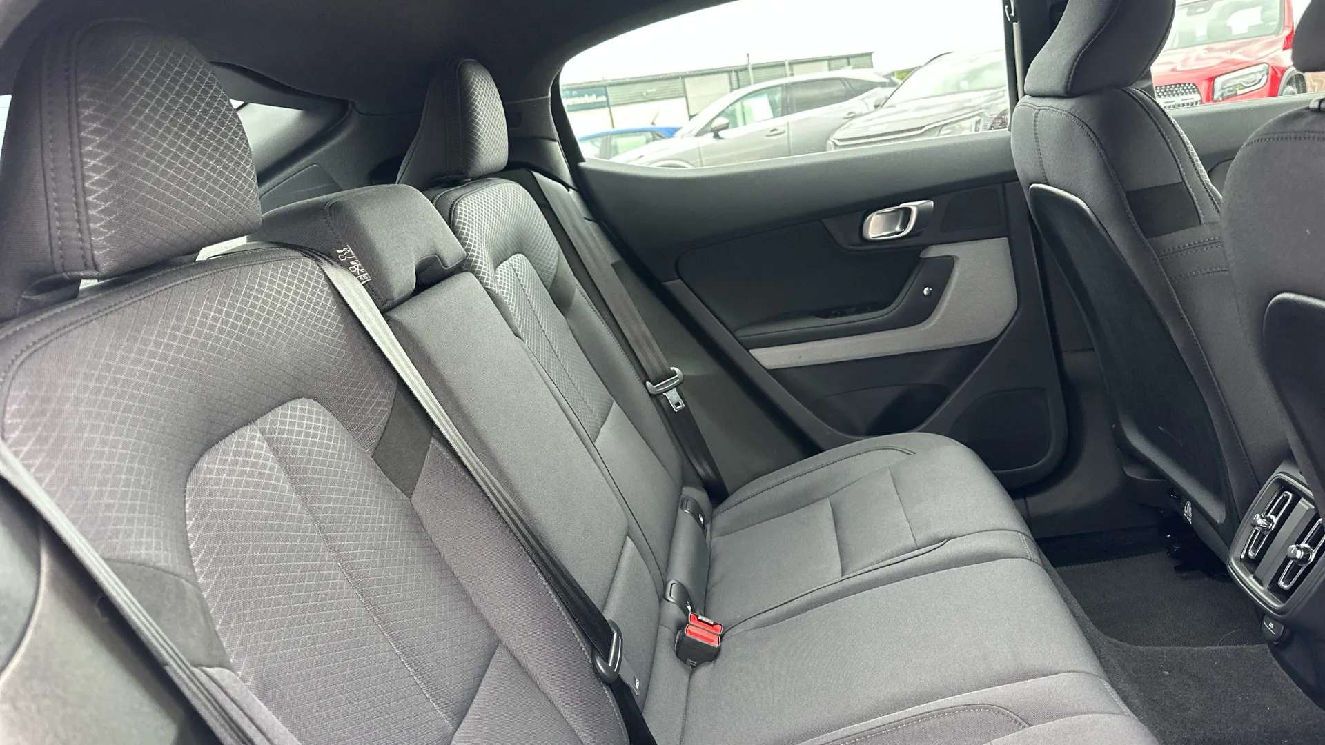 2024 POLESTAR 2 2024 POLESTAR 2