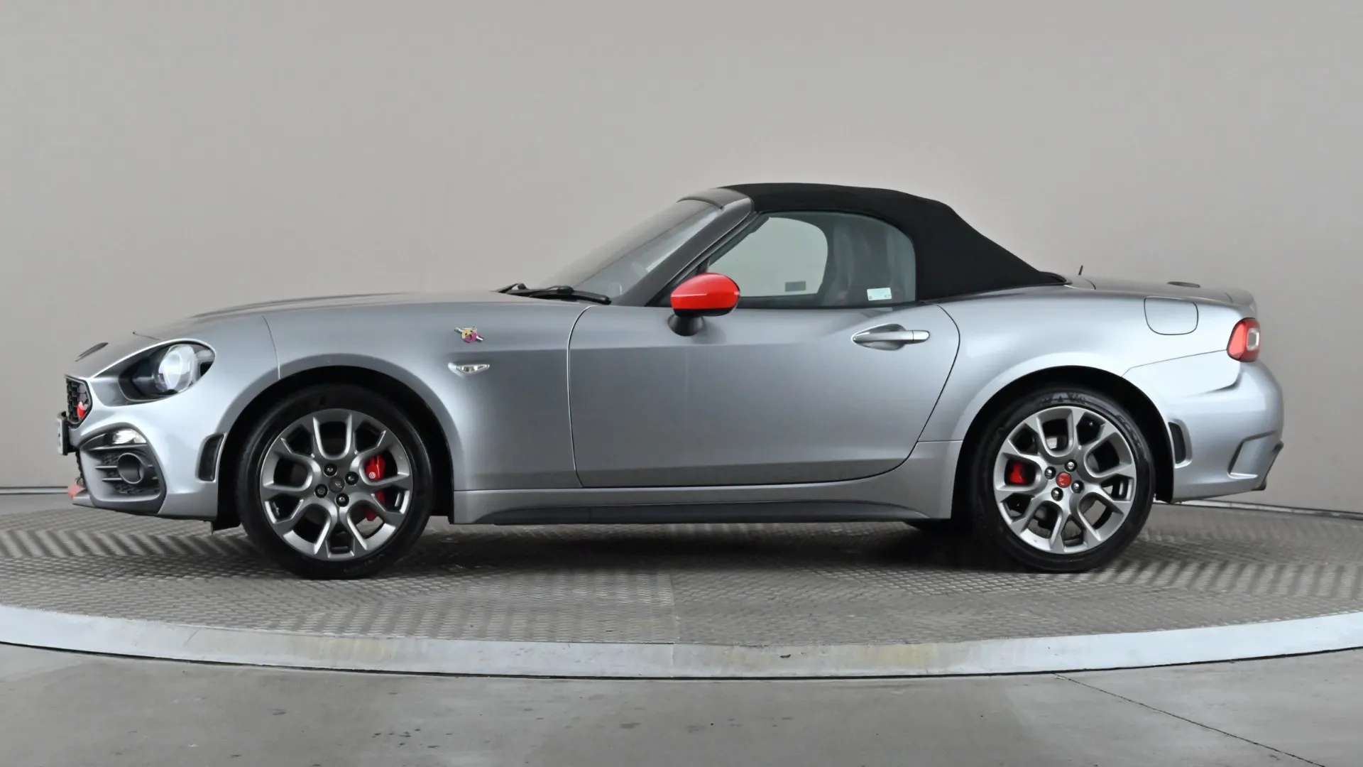 A 2018 ABARTH 124 SPIDER 1.4 T MultiAir Auto A 2018 ABARTH 124 SPIDER 1.4 T MultiAir Auto