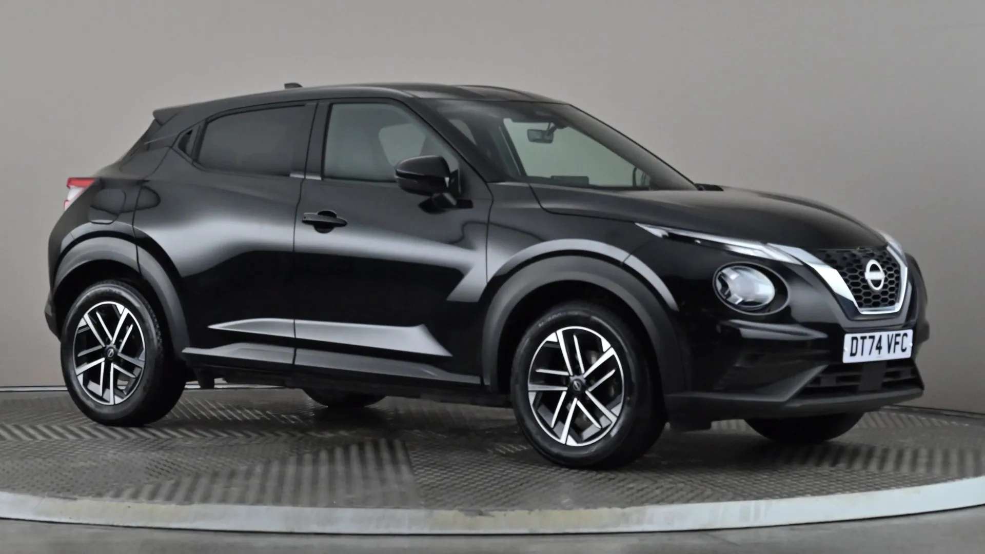 A 2025 NISSAN JUKE 1.0 DiG-T N-Connecta DCT A 2025 NISSAN JUKE 1.0 DiG-T N-Connecta DCT