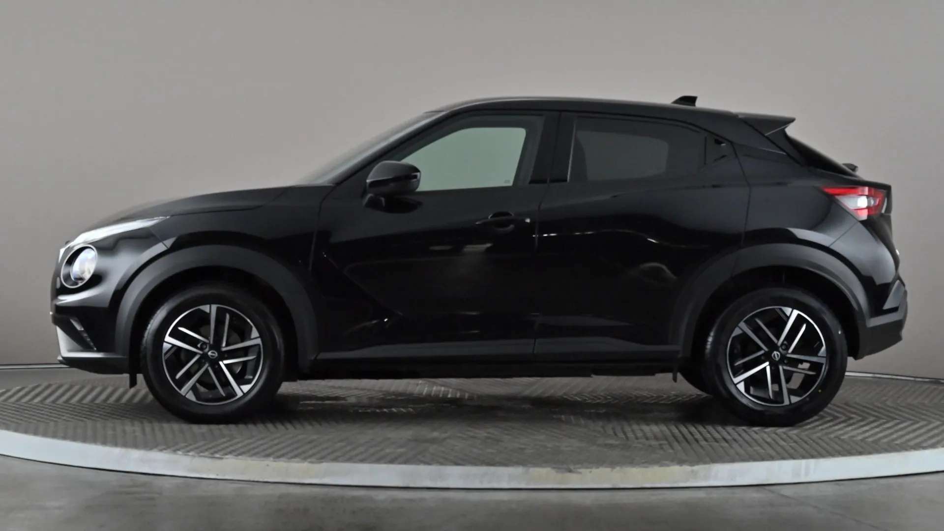 A 2025 NISSAN JUKE 1.0 DiG-T N-Connecta DCT A 2025 NISSAN JUKE 1.0 DiG-T N-Connecta DCT