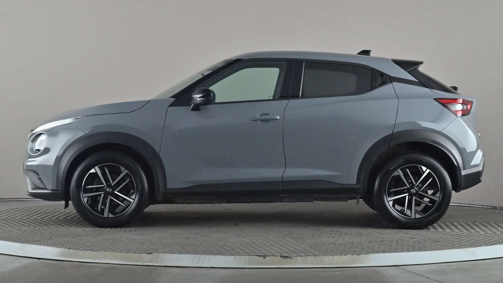 A 2025 NISSAN JUKE 1.0 DiG-T N-Connecta DCT A 2025 NISSAN JUKE 1.0 DiG-T N-Connecta DCT