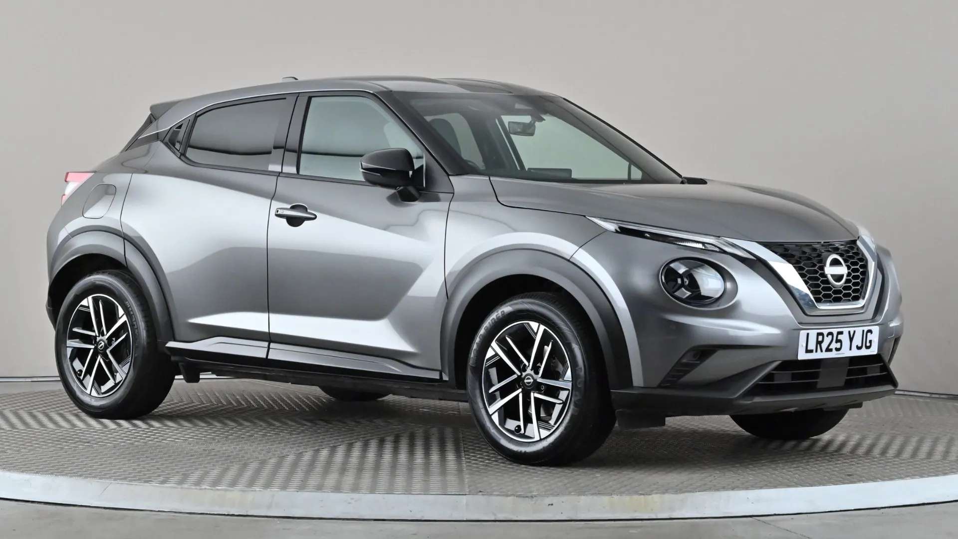 A 2025 NISSAN JUKE 1.0 DiG-T N-Connecta DCT A 2025 NISSAN JUKE 1.0 DiG-T N-Connecta DCT