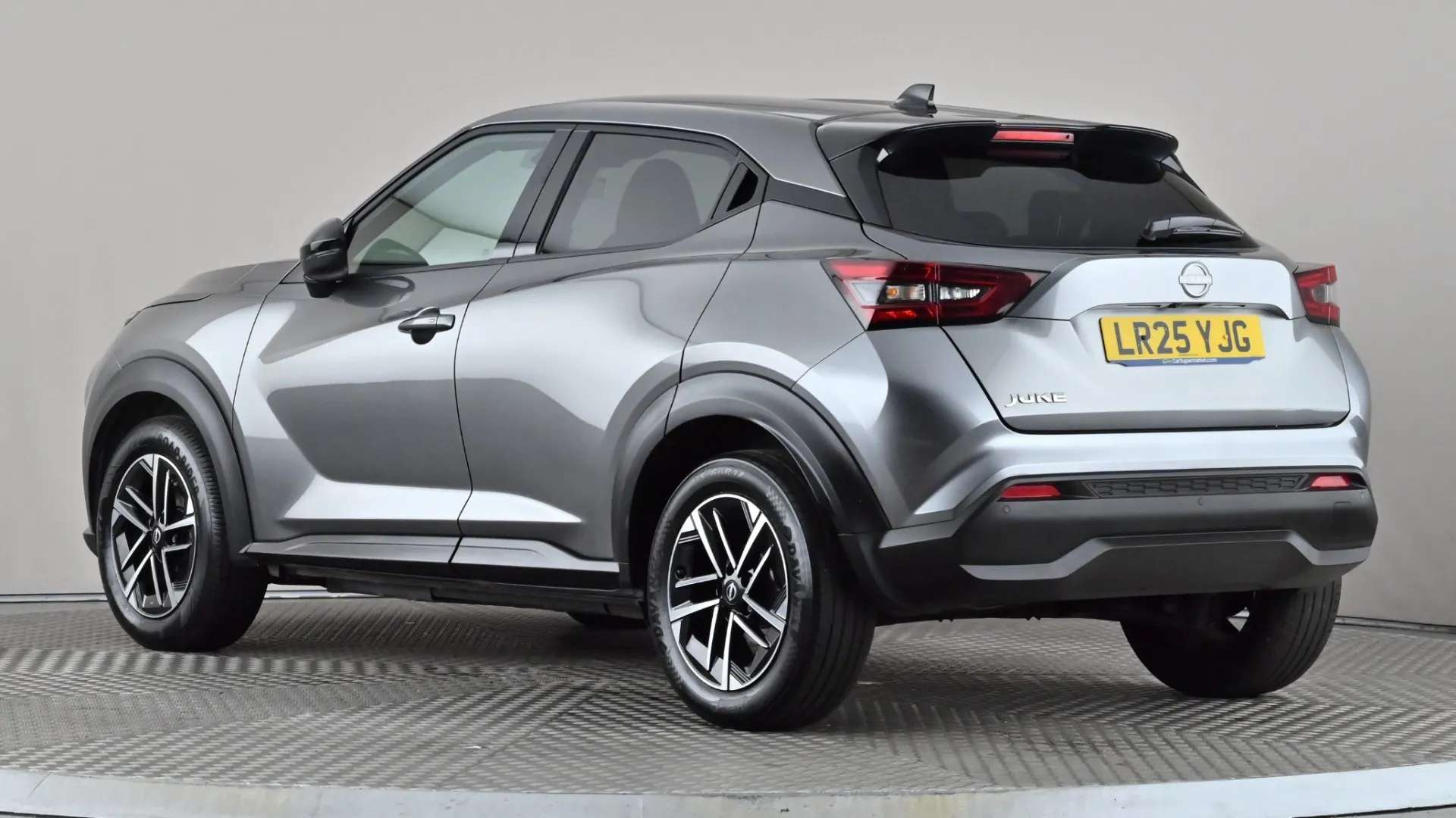 A 2025 NISSAN JUKE 1.0 DiG-T N-Connecta DCT A 2025 NISSAN JUKE 1.0 DiG-T N-Connecta DCT