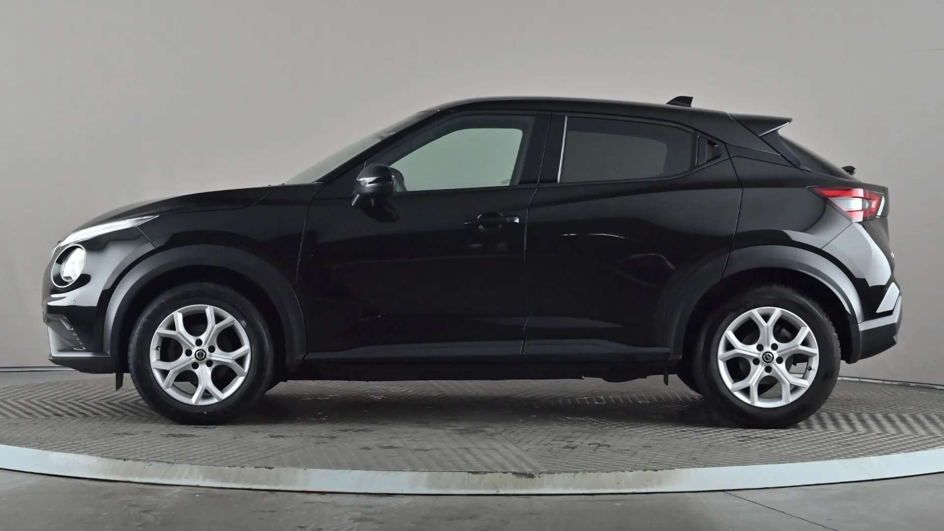 A 2020 NISSAN JUKE 1.0 DiG-T N-Connecta DCT A 2020 NISSAN JUKE 1.0 DiG-T N-Connecta DCT