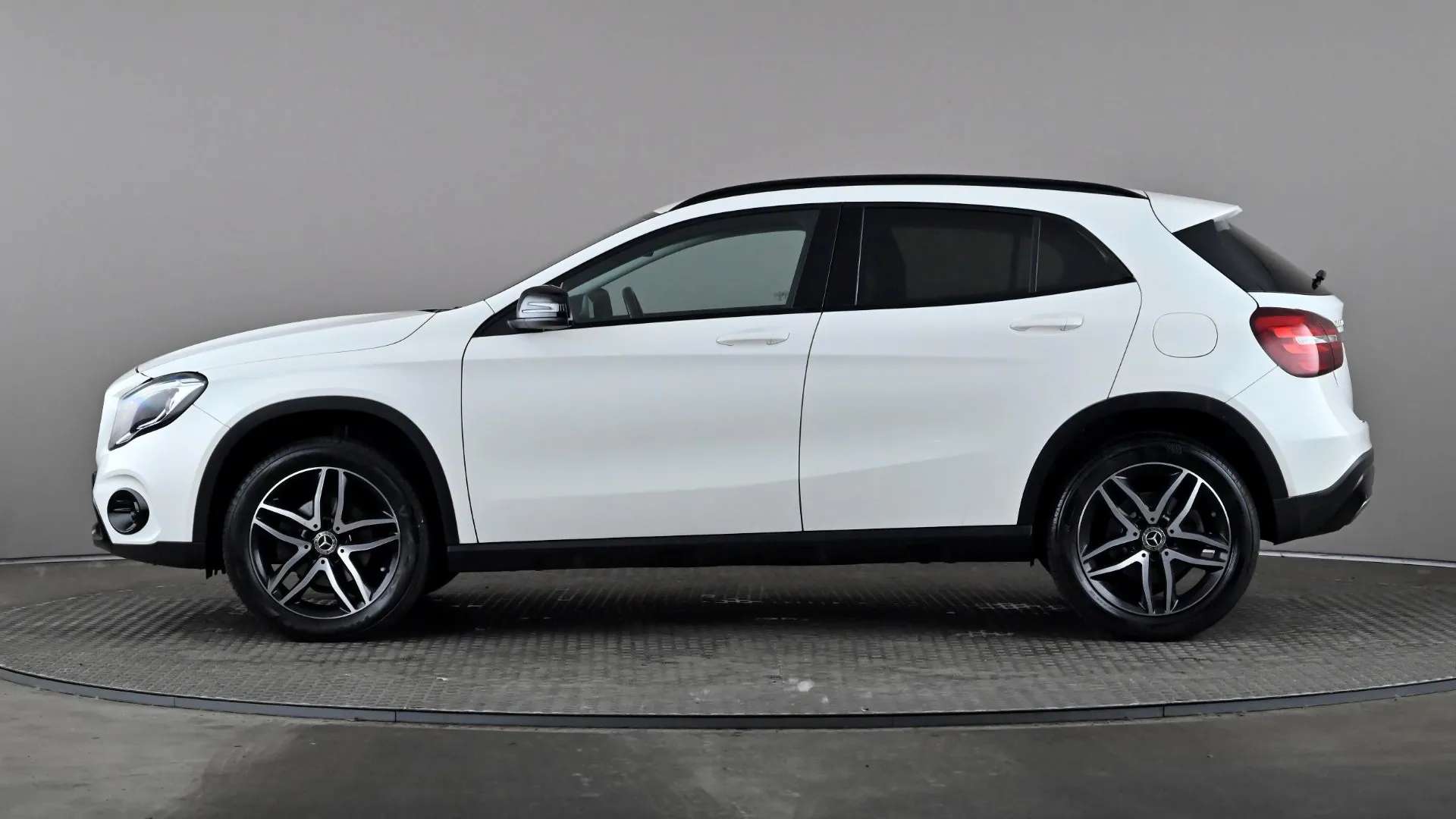 A 2019 MERCEDES-BENZ GLA GLA 180 Urban Edition Auto A 2019 MERCEDES-BENZ GLA GLA 180 Urban Edition Auto