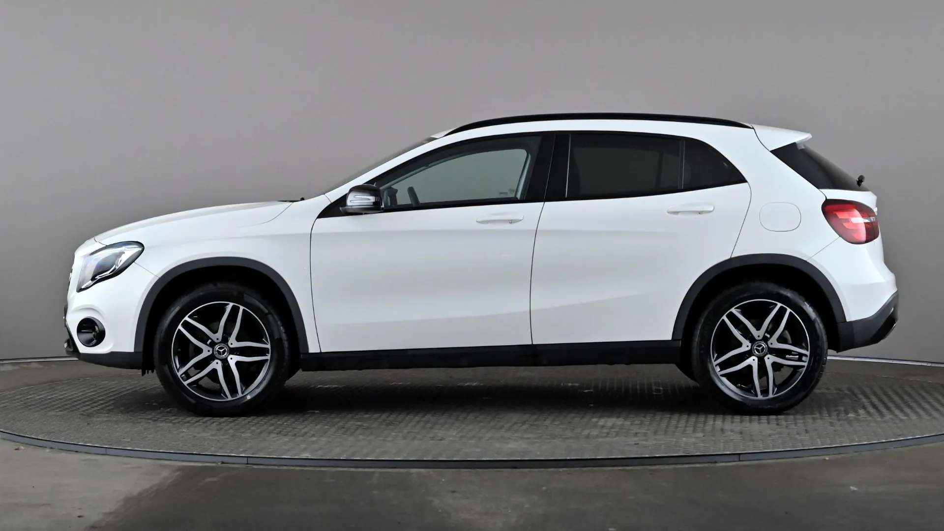 A 2019 MERCEDES-BENZ GLA GLA 180 Urban Edition Auto A 2019 MERCEDES-BENZ GLA GLA 180 Urban Edition Auto