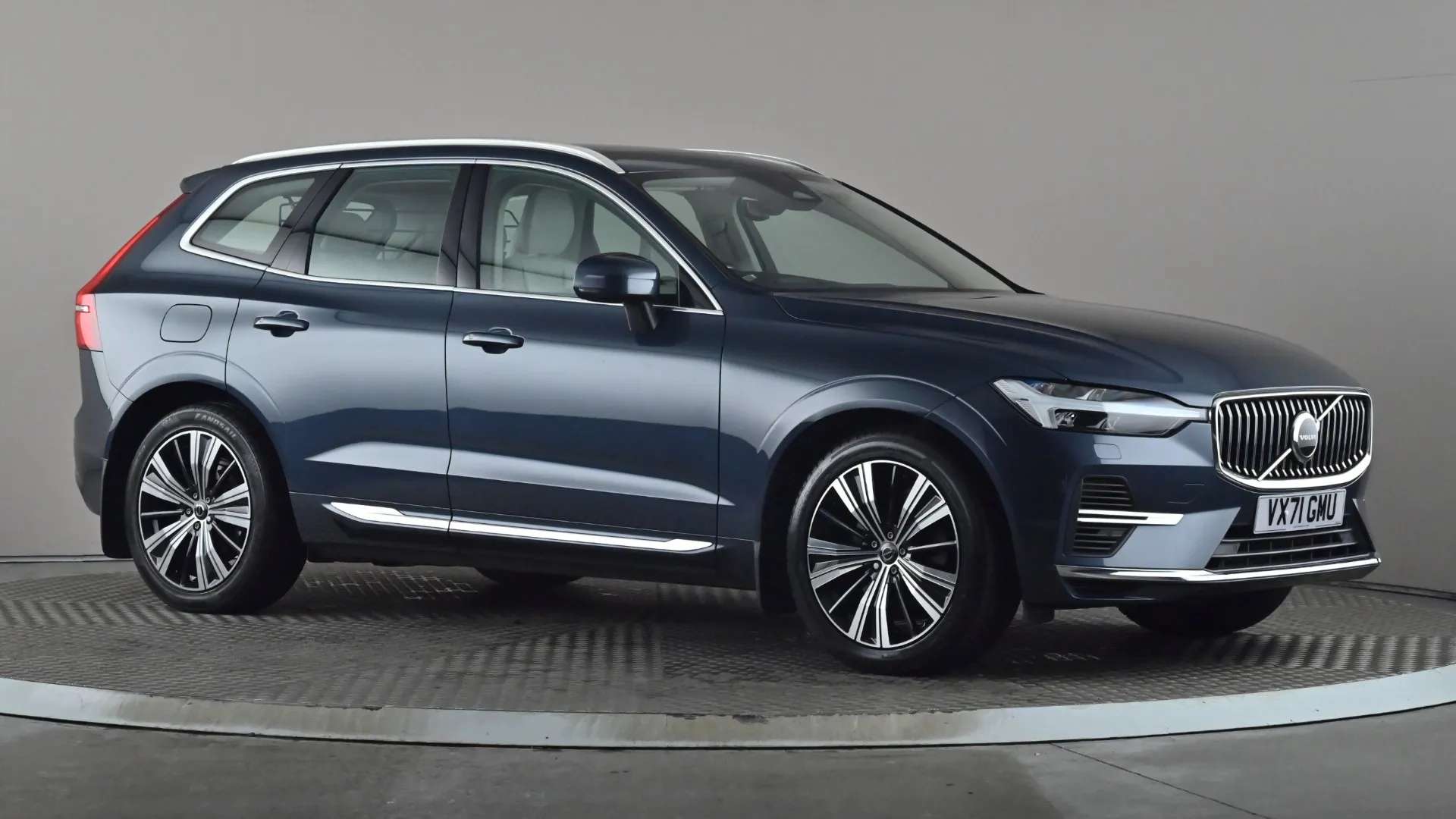 A 2021 VOLVO XC60 2.0 T8 Recharge PHEV Inscription Pro AWD Auto A 2021 VOLVO XC60 2.0 T8 Recharge PHEV Inscription Pro AWD Auto