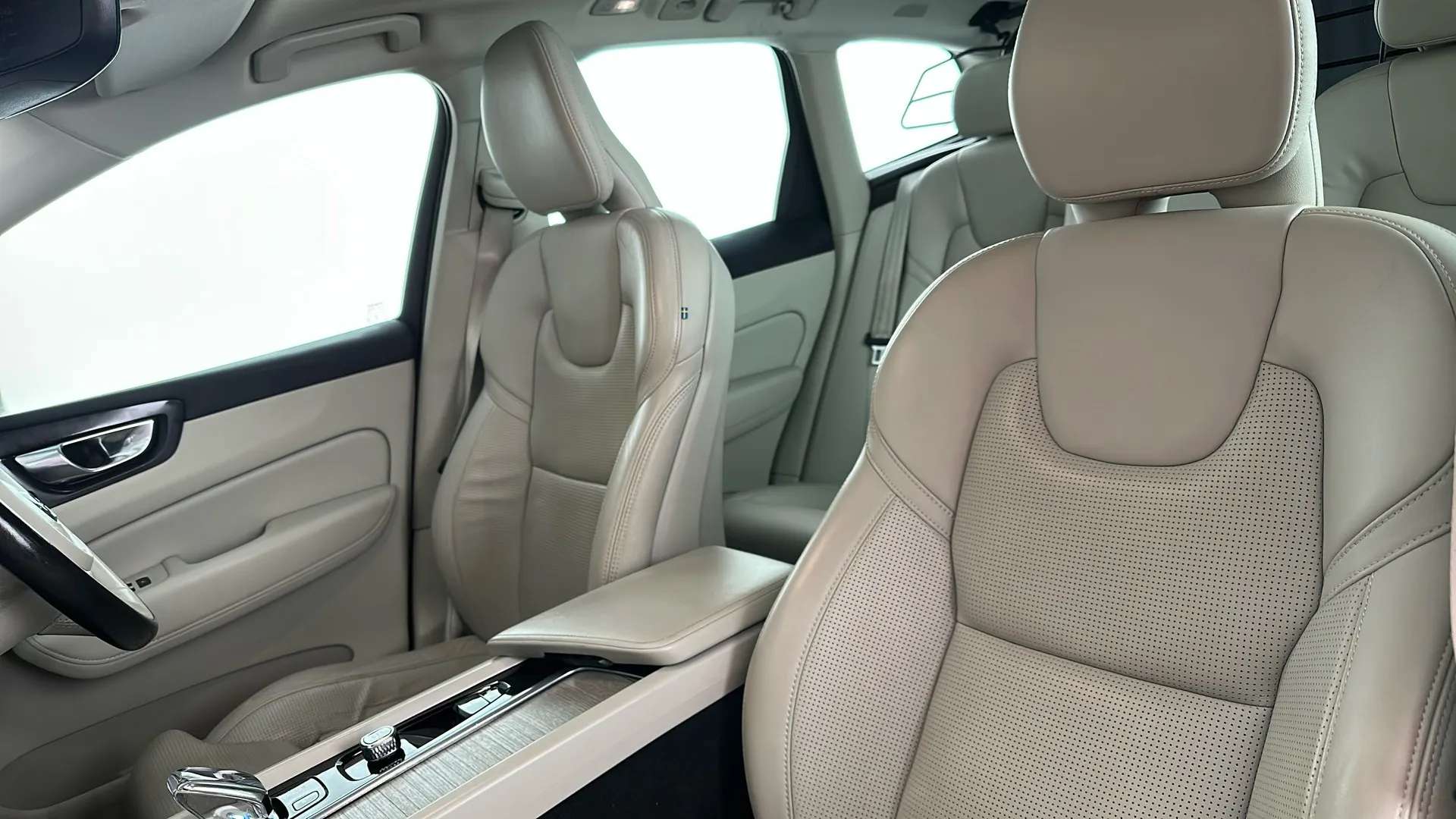 2021 VOLVO XC60 2021 VOLVO XC60