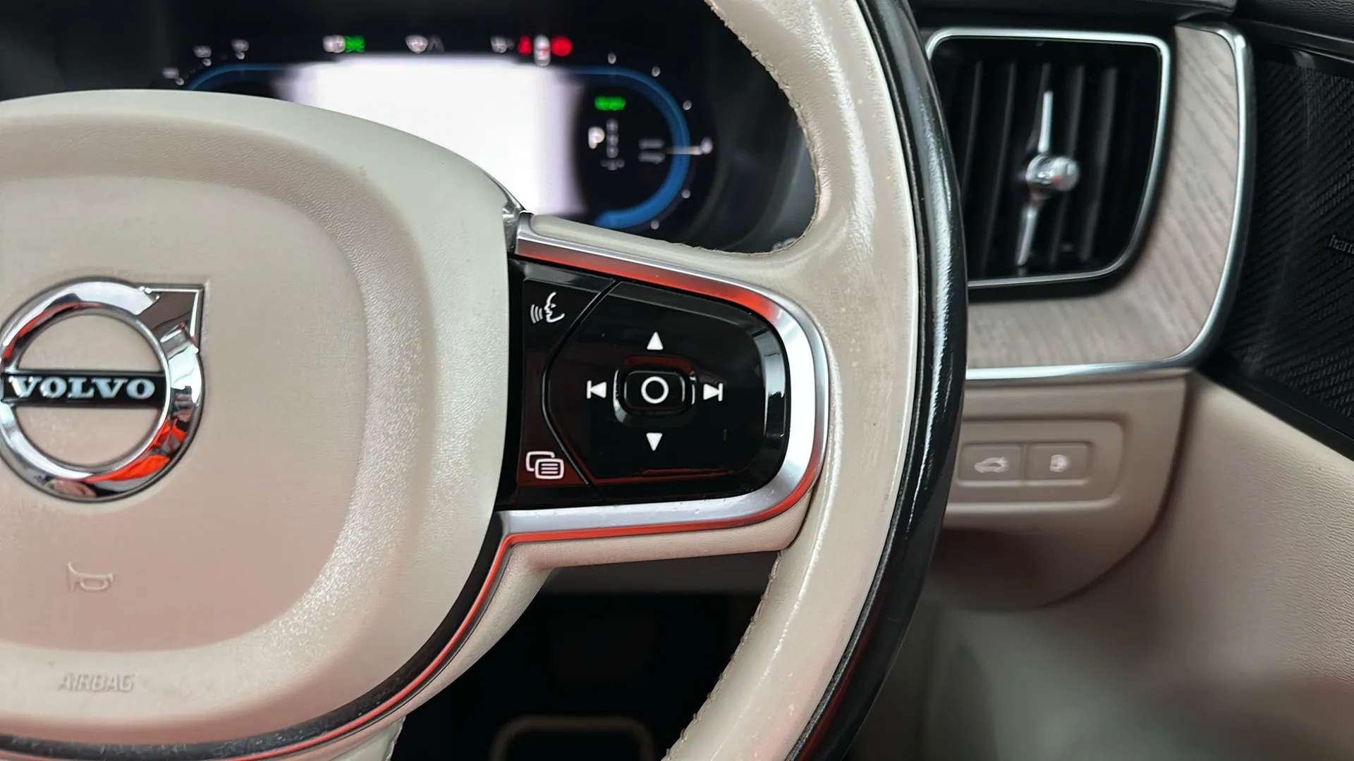 2021 VOLVO XC60 2021 VOLVO XC60