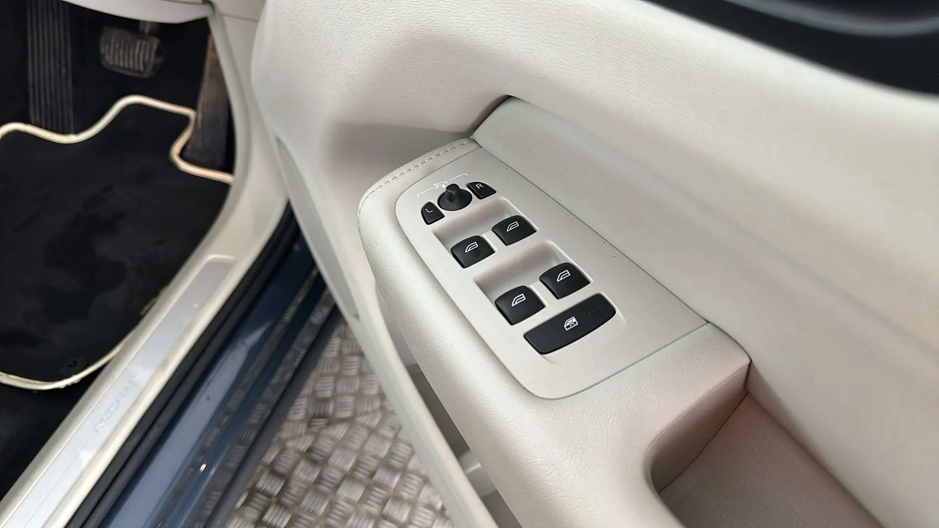 2021 VOLVO XC60 2021 VOLVO XC60