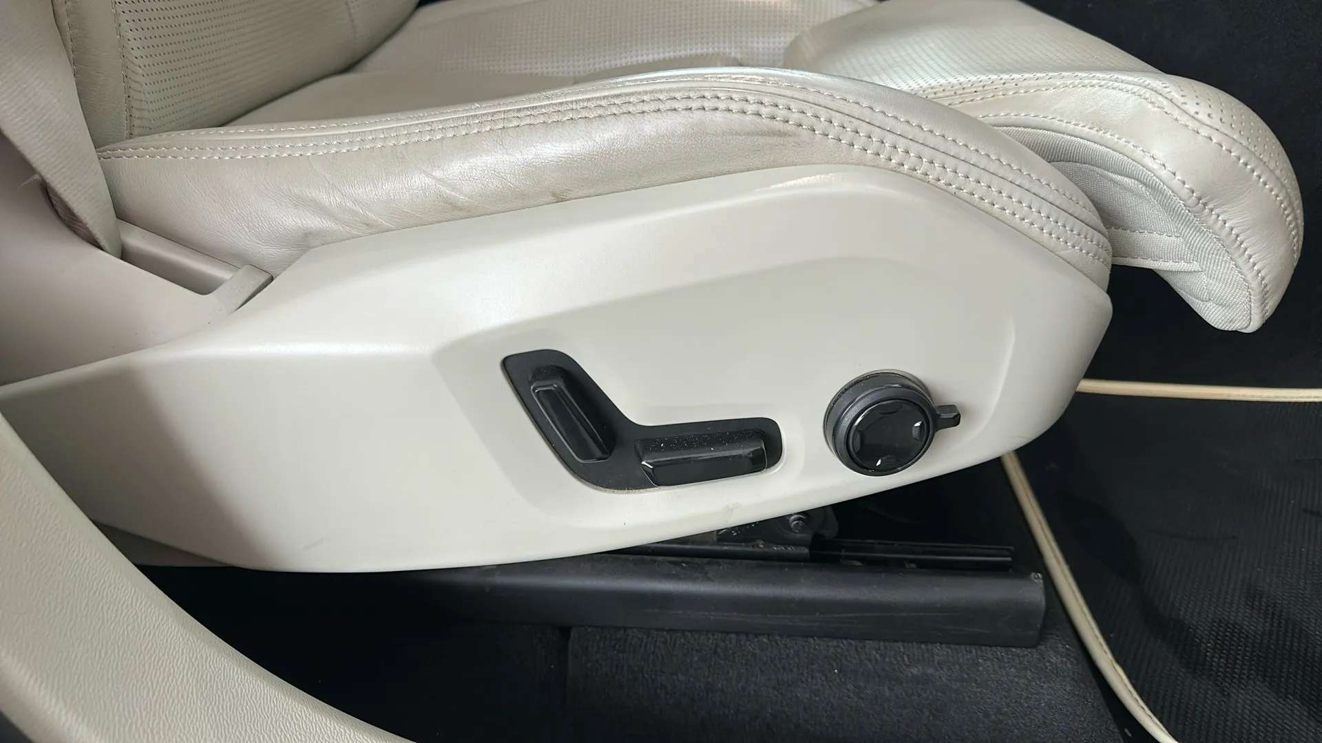 2021 VOLVO XC60 2021 VOLVO XC60