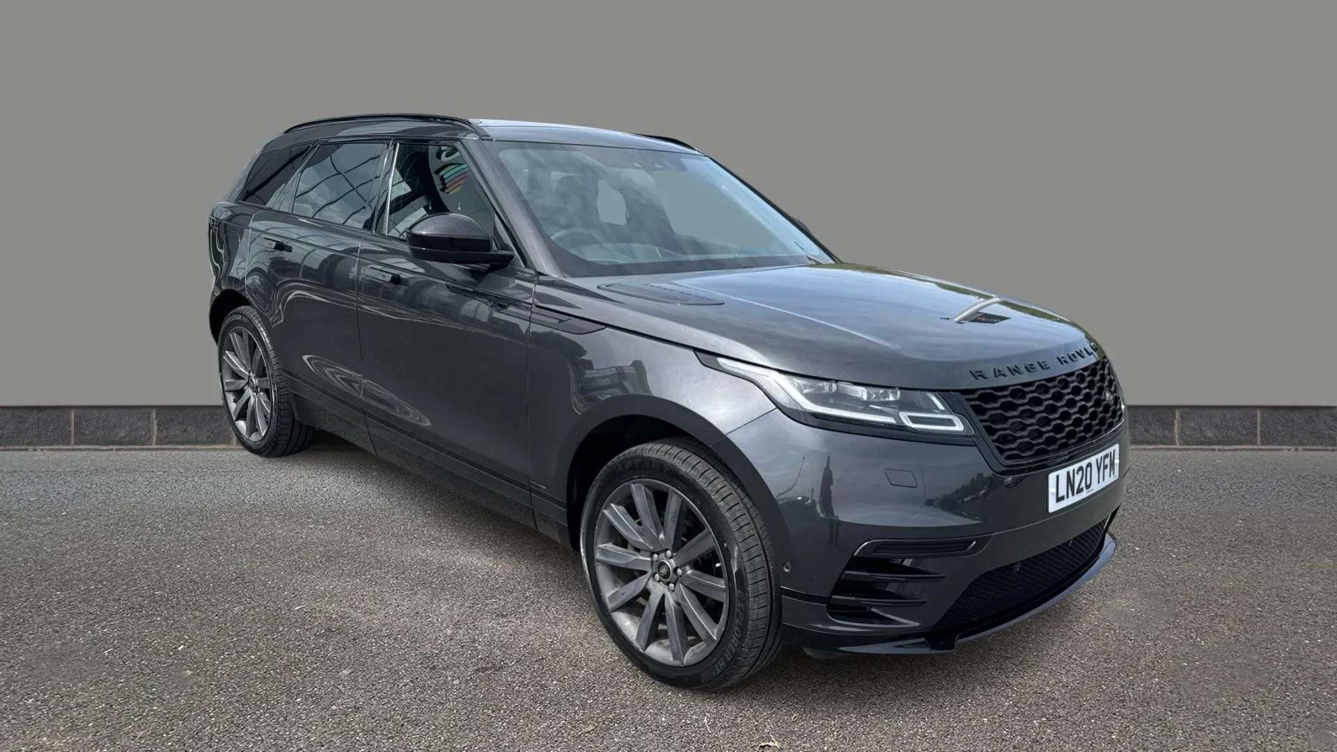 A 2020 LAND ROVER RANGE ROVER VELAR 2.0 P300 R-Dynamic HSE Auto A 2020 LAND ROVER RANGE ROVER VELAR 2.0 P300 R-Dynamic HSE Auto