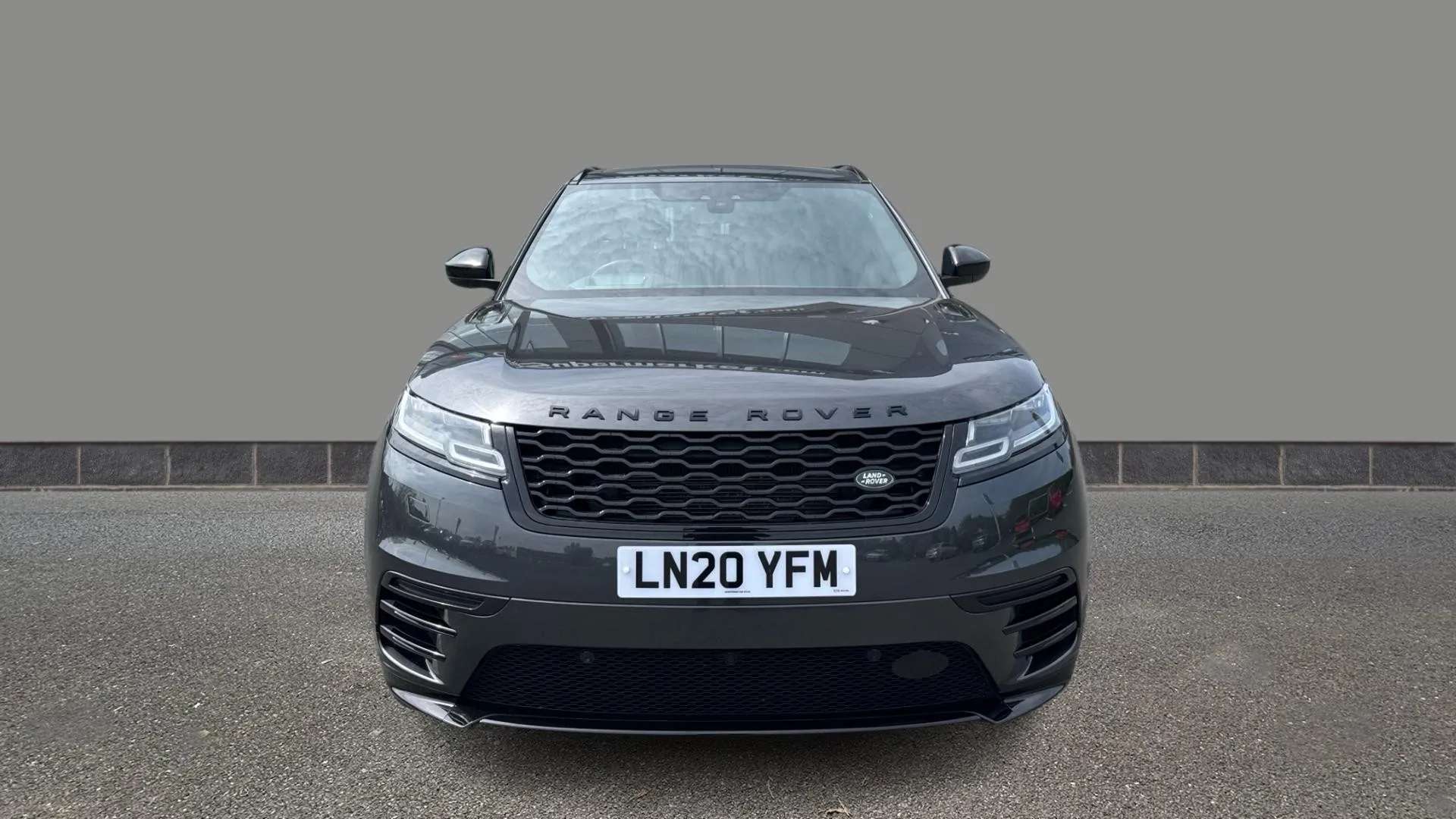 A 2020 LAND ROVER RANGE ROVER VELAR 2.0 P300 R-Dynamic HSE Auto A 2020 LAND ROVER RANGE ROVER VELAR 2.0 P300 R-Dynamic HSE Auto
