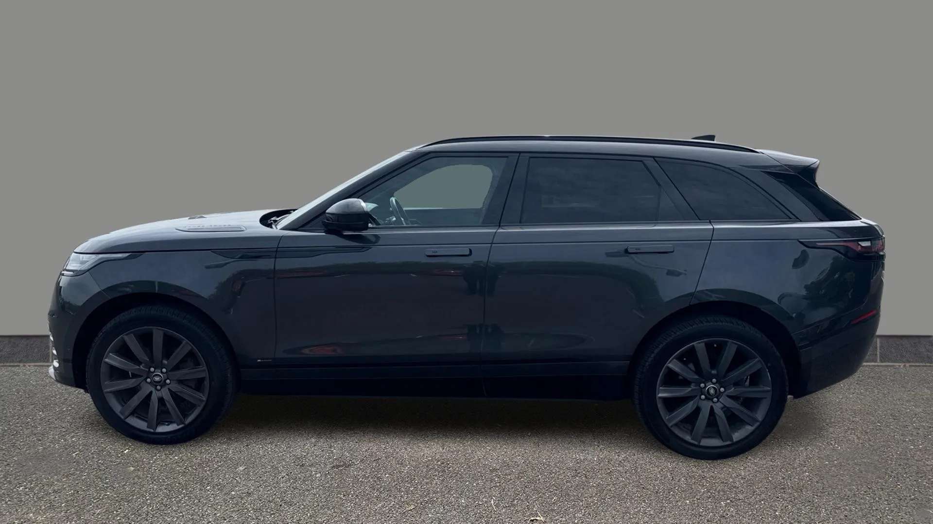 A 2020 LAND ROVER RANGE ROVER VELAR 2.0 P300 R-Dynamic HSE Auto A 2020 LAND ROVER RANGE ROVER VELAR 2.0 P300 R-Dynamic HSE Auto
