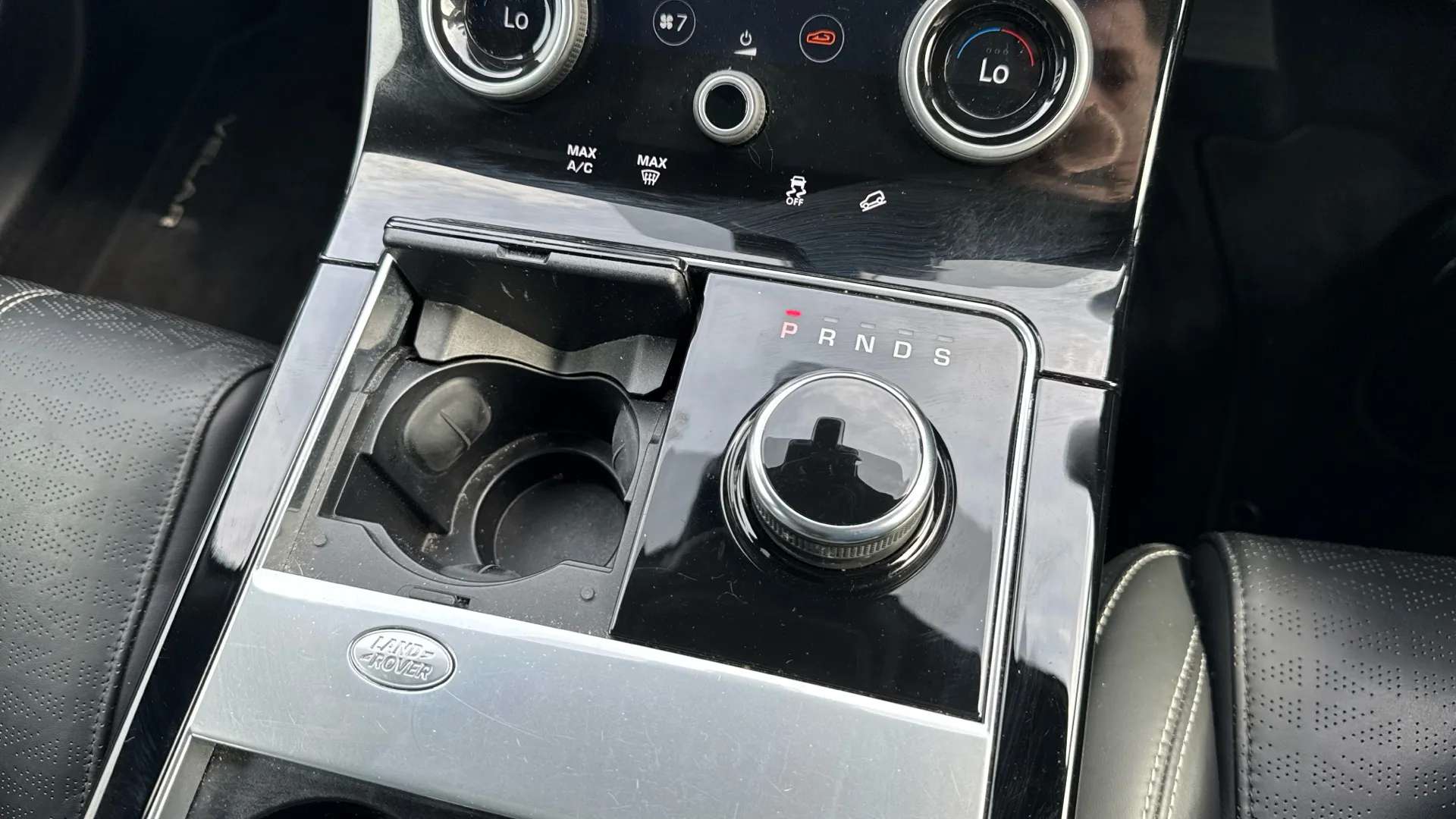 2020 LAND ROVER RANGE ROVER VELAR 2020 LAND ROVER RANGE ROVER VELAR