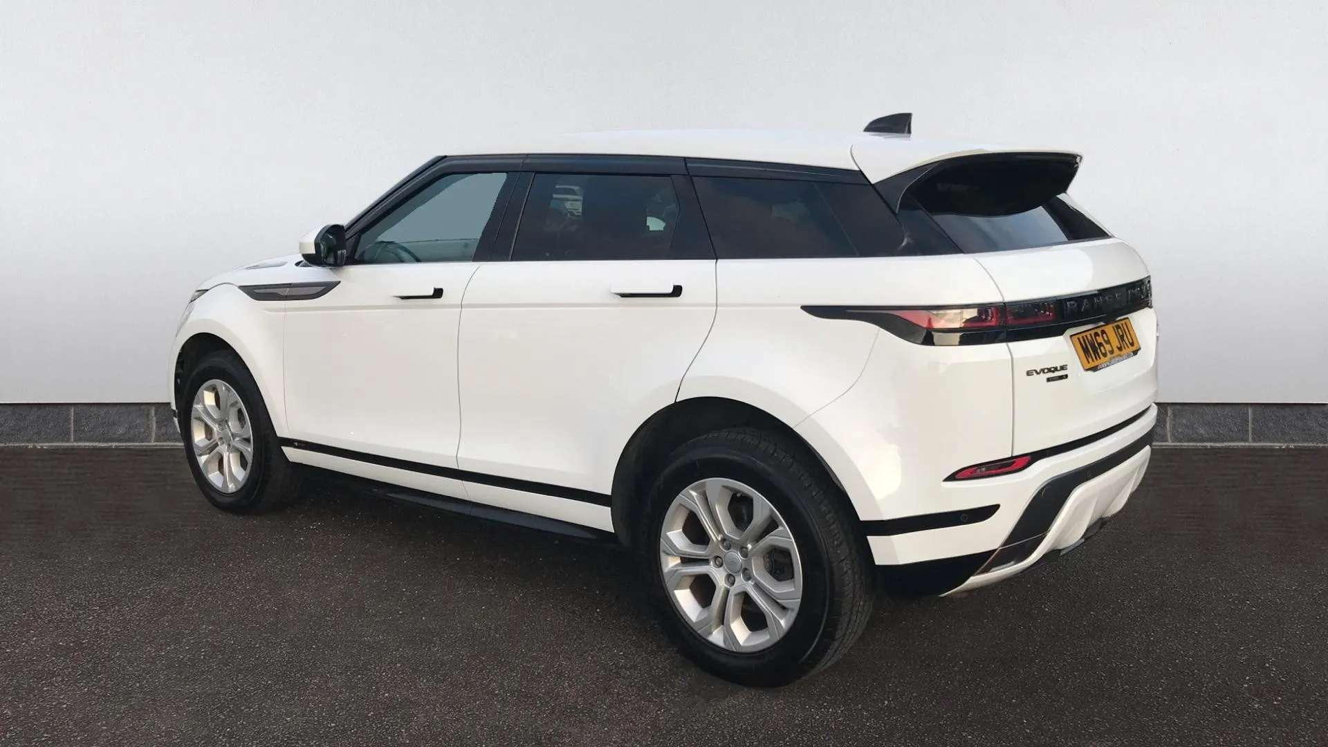 A 2019 LAND ROVER RANGE ROVER EVOQUE 2.0 D180 R-Dynamic S Auto A 2019 LAND ROVER RANGE ROVER EVOQUE 2.0 D180 R-Dynamic S Auto