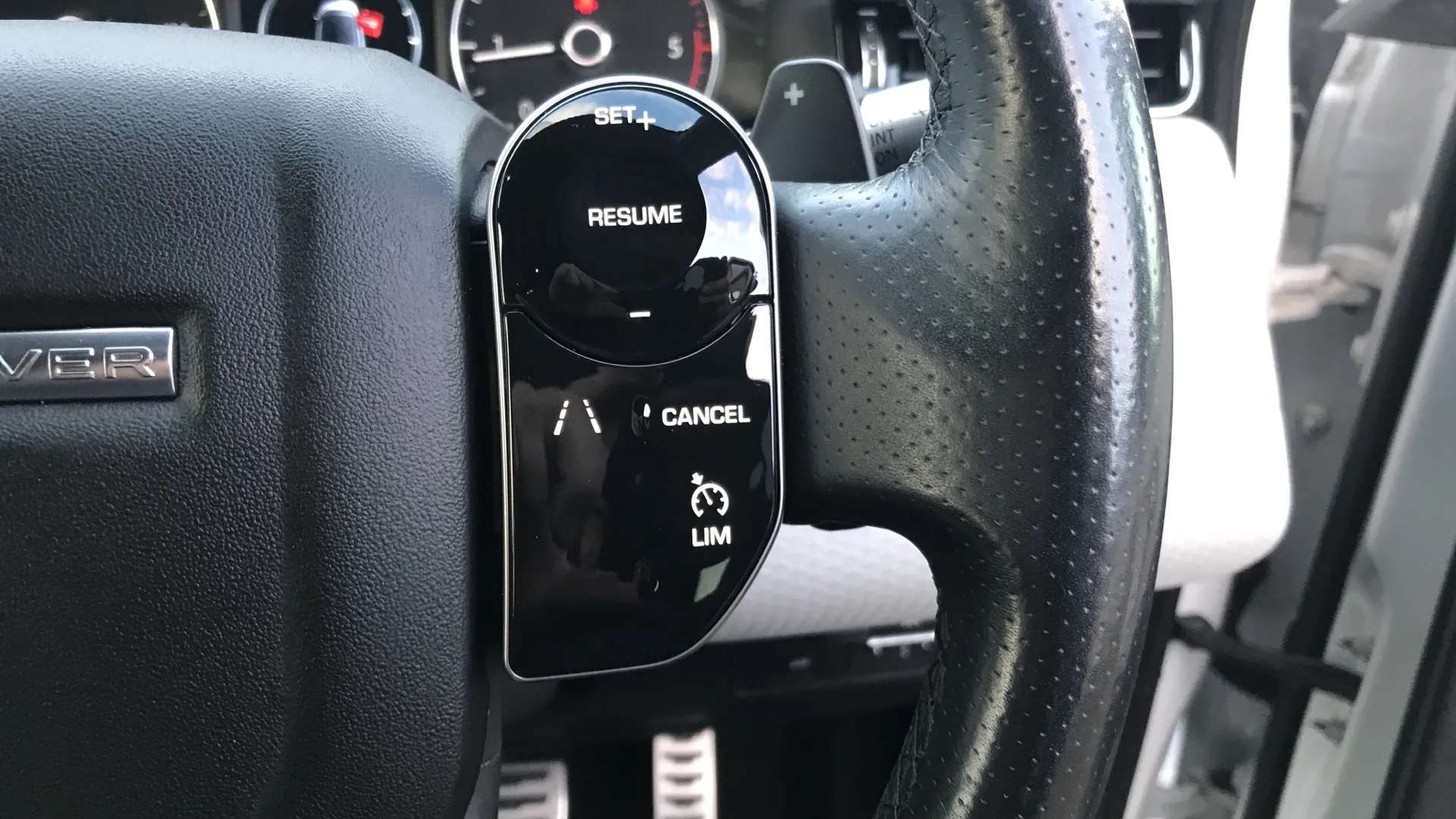 2019 LAND ROVER RANGE ROVER EVOQUE 2019 LAND ROVER RANGE ROVER EVOQUE