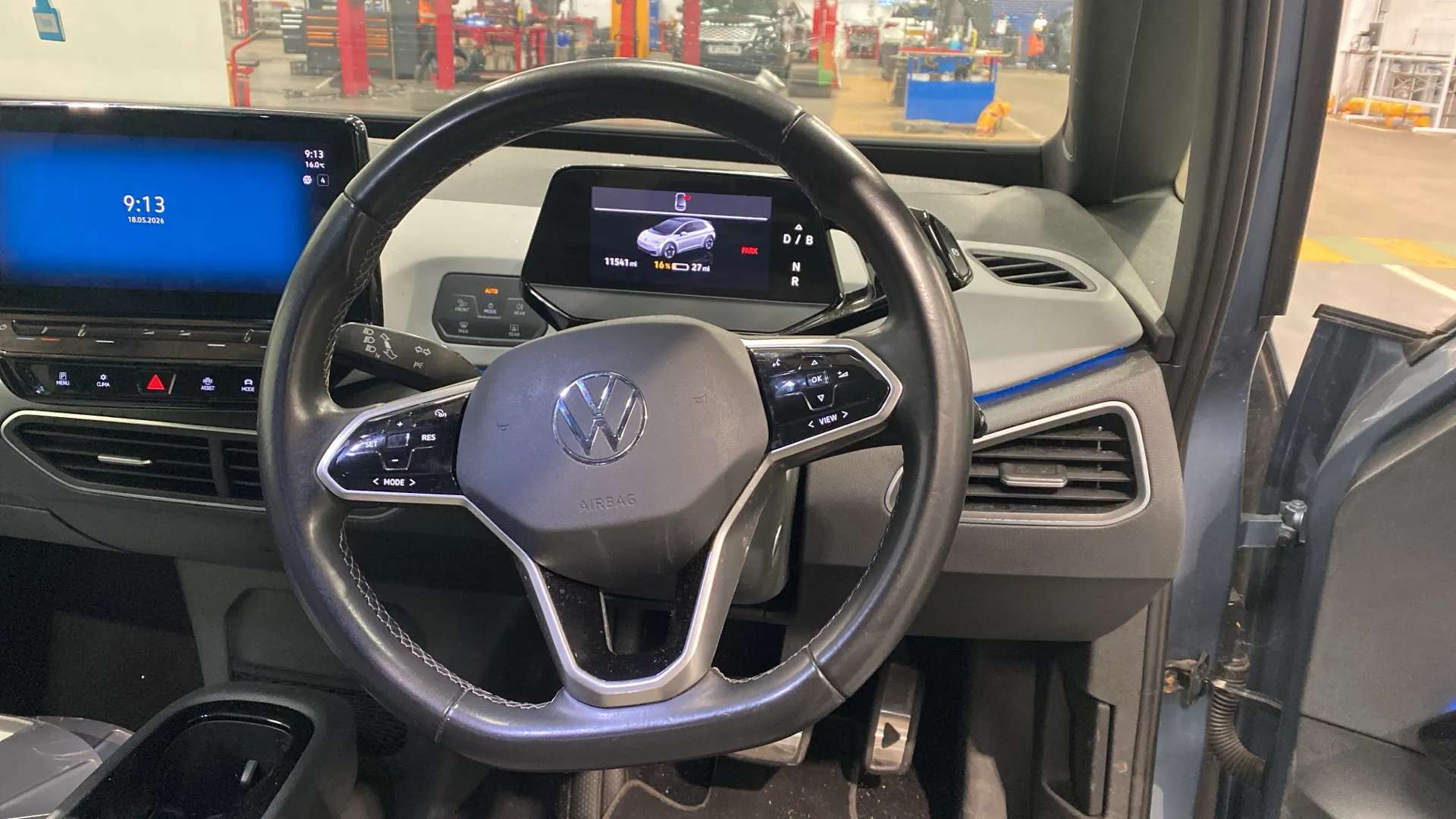 A 2023 VOLKSWAGEN ID.3 150kW Family Pro Performance 58kWh Auto A 2023 VOLKSWAGEN ID.3 150kW Family Pro Performance 58kWh Auto