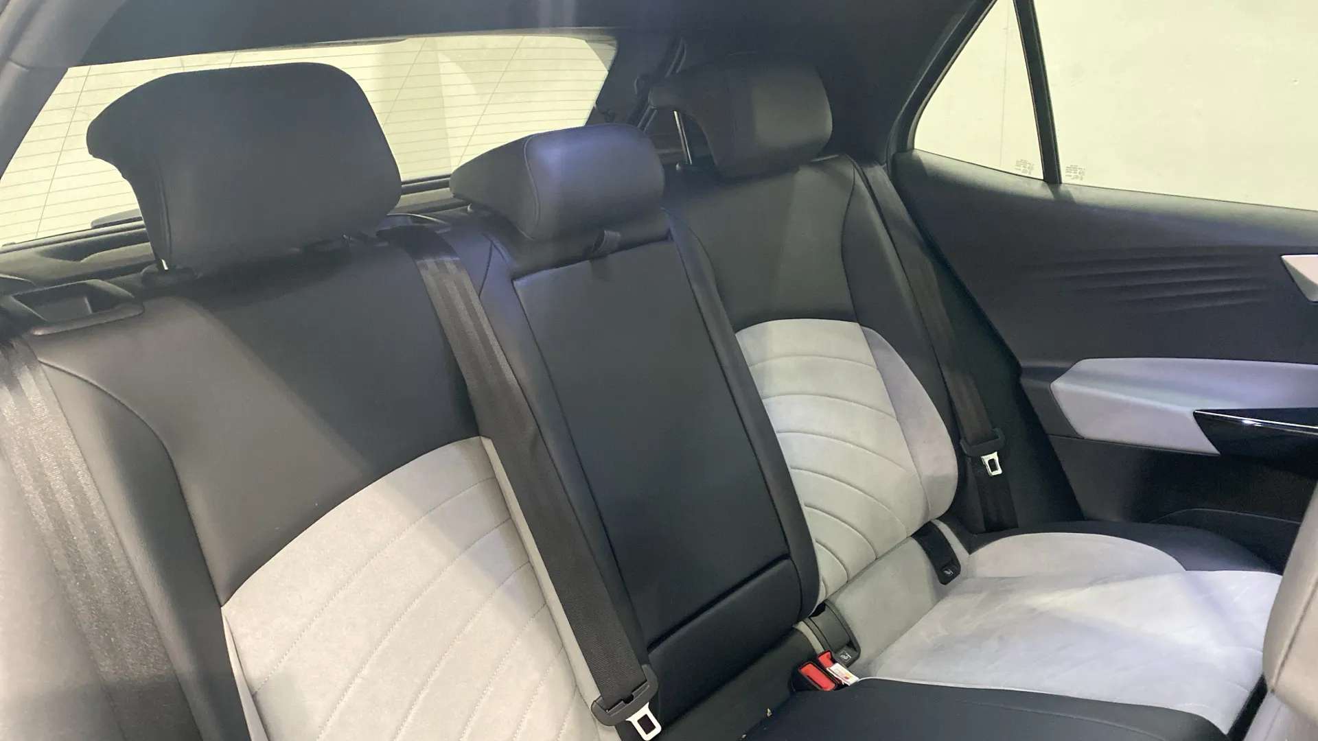A 2023 VOLKSWAGEN ID.3 150kW Family Pro Performance 58kWh Auto A 2023 VOLKSWAGEN ID.3 150kW Family Pro Performance 58kWh Auto