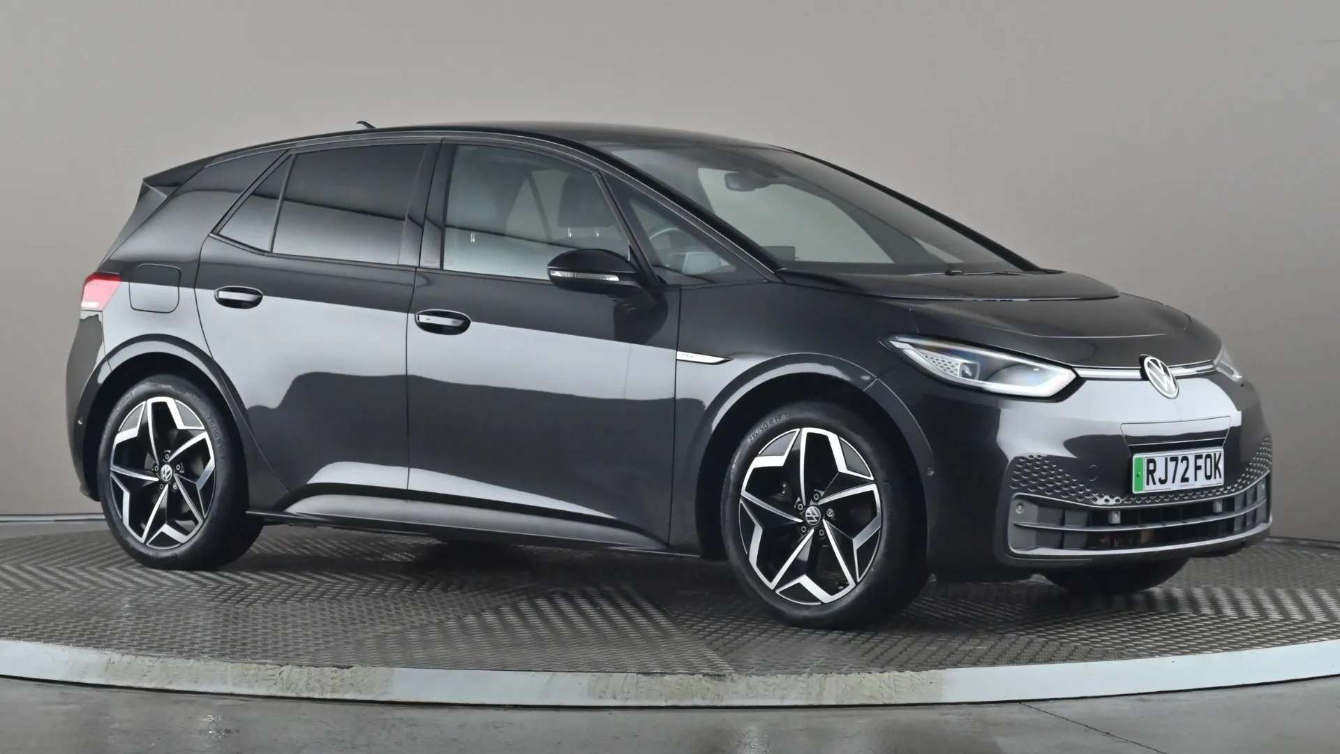 A 2022 VOLKSWAGEN ID.3 150kW Family Pro Performance 58kWh Auto A 2022 VOLKSWAGEN ID.3 150kW Family Pro Performance 58kWh Auto