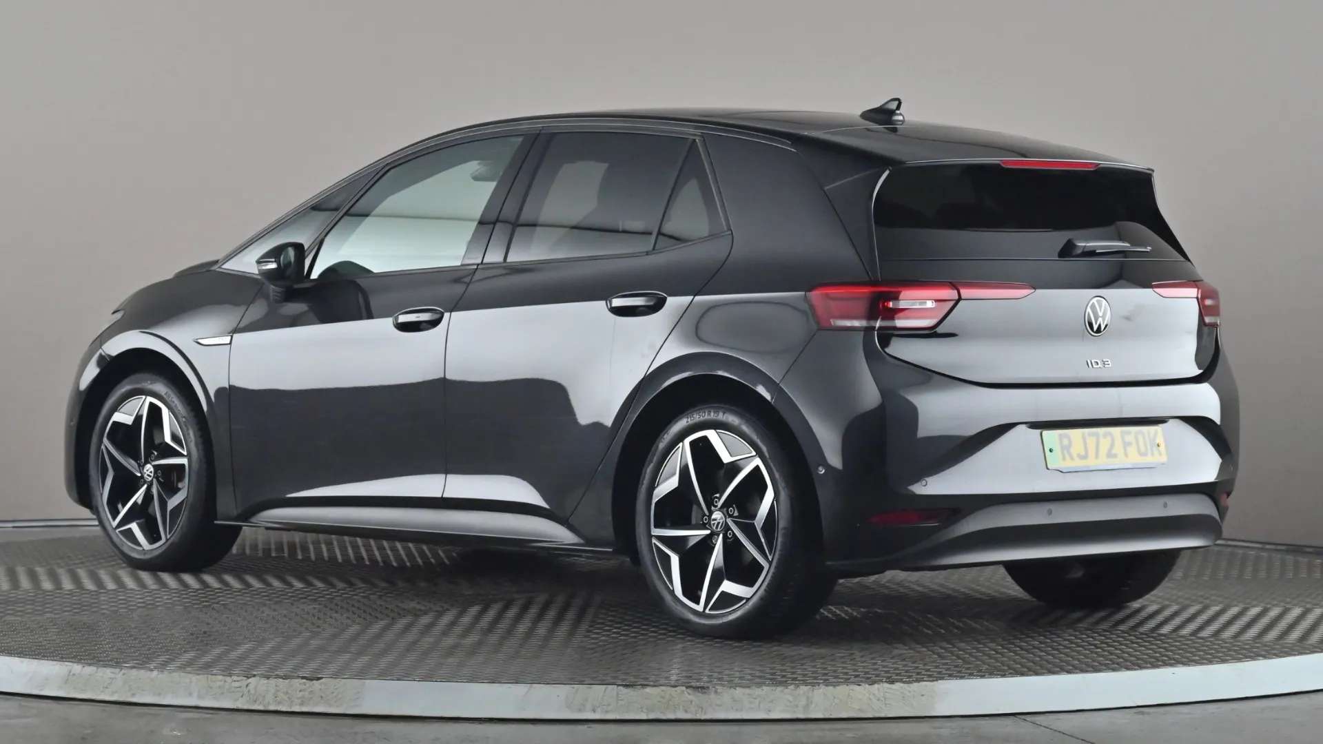 A 2022 VOLKSWAGEN ID.3 150kW Family Pro Performance 58kWh Auto A 2022 VOLKSWAGEN ID.3 150kW Family Pro Performance 58kWh Auto