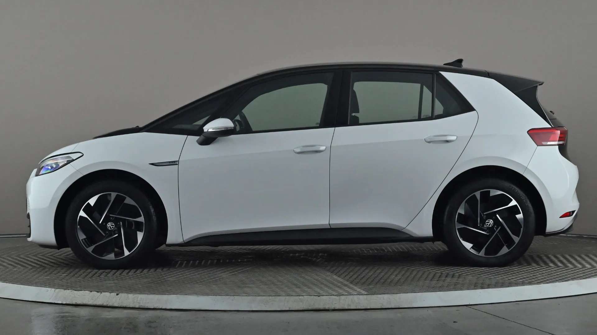 A 2022 VOLKSWAGEN ID.3 150kW Life Pro Performance 58kWh Auto A 2022 VOLKSWAGEN ID.3 150kW Life Pro Performance 58kWh Auto