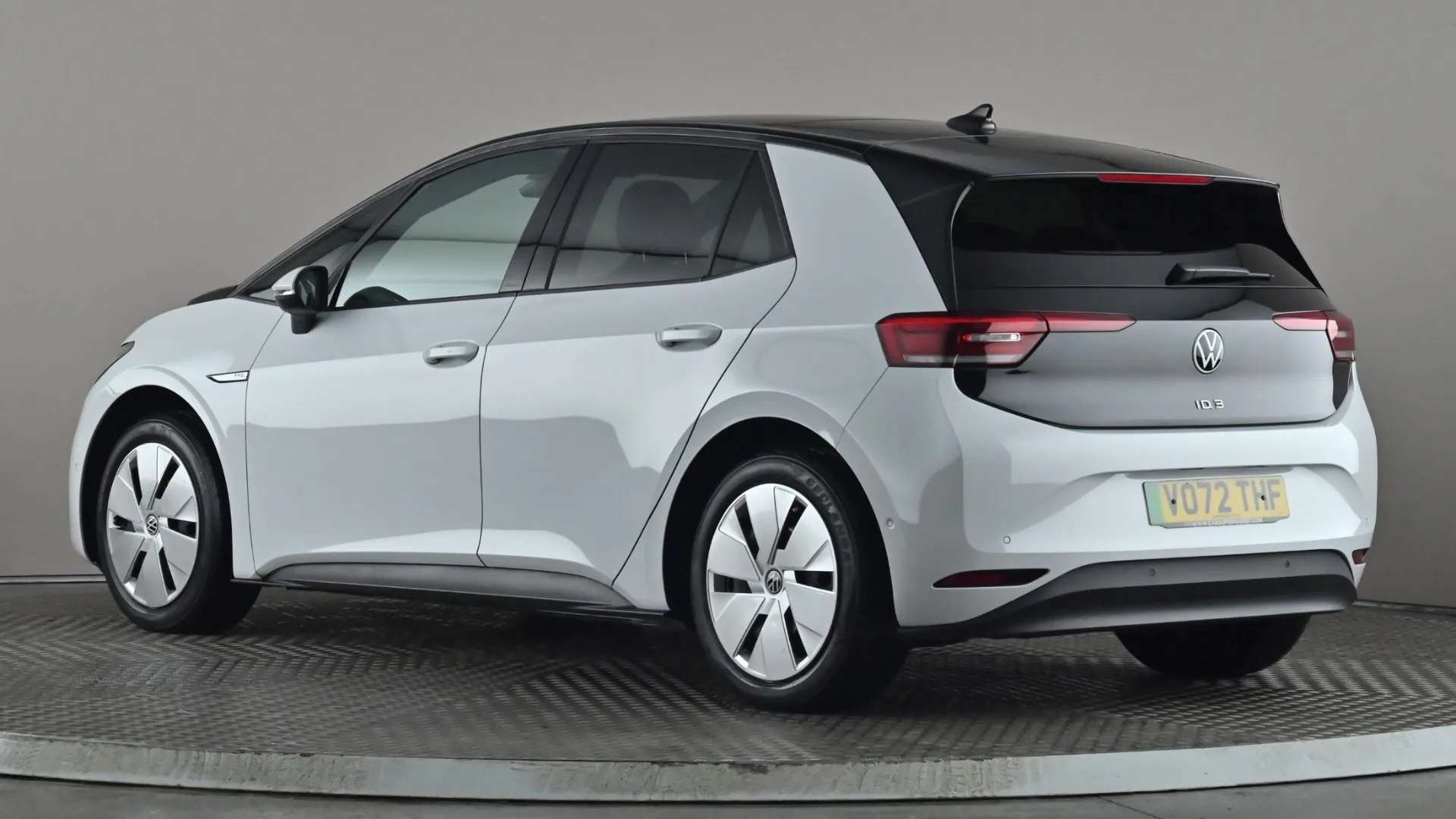 A 2022 VOLKSWAGEN ID.3 150kW Family Pro Performance 58kWh Auto A 2022 VOLKSWAGEN ID.3 150kW Family Pro Performance 58kWh Auto